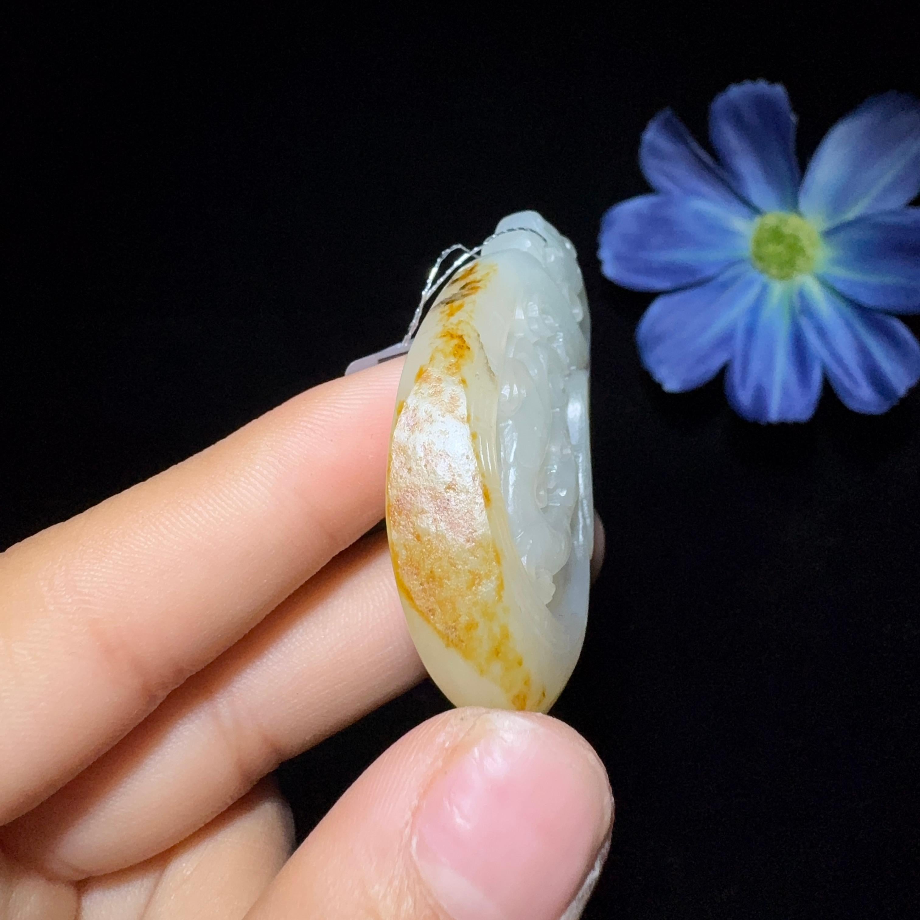 和田玉籽料仿古螭龙（24.6g）