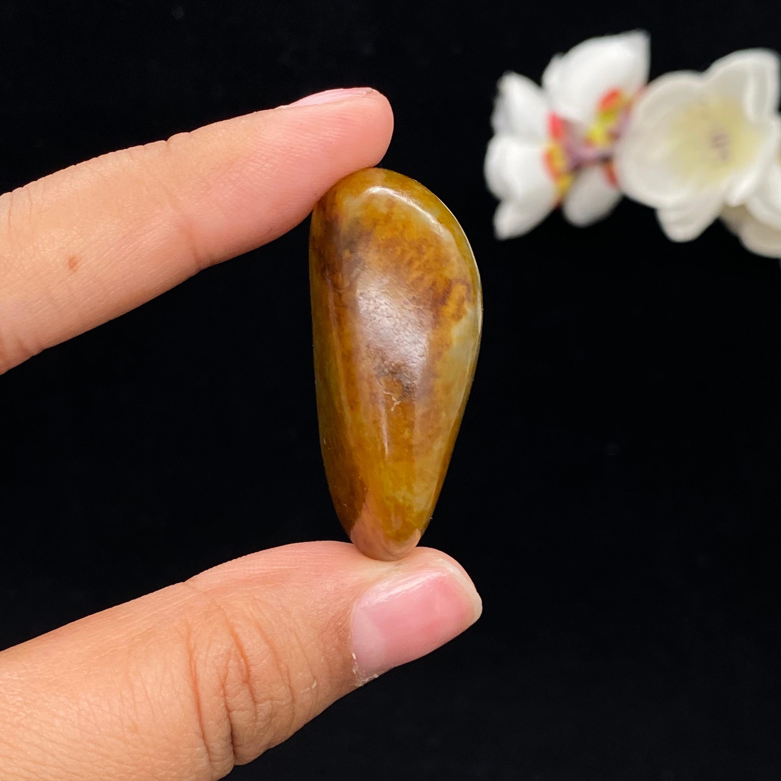 和田玉聚黄皮籽料（26.1g）