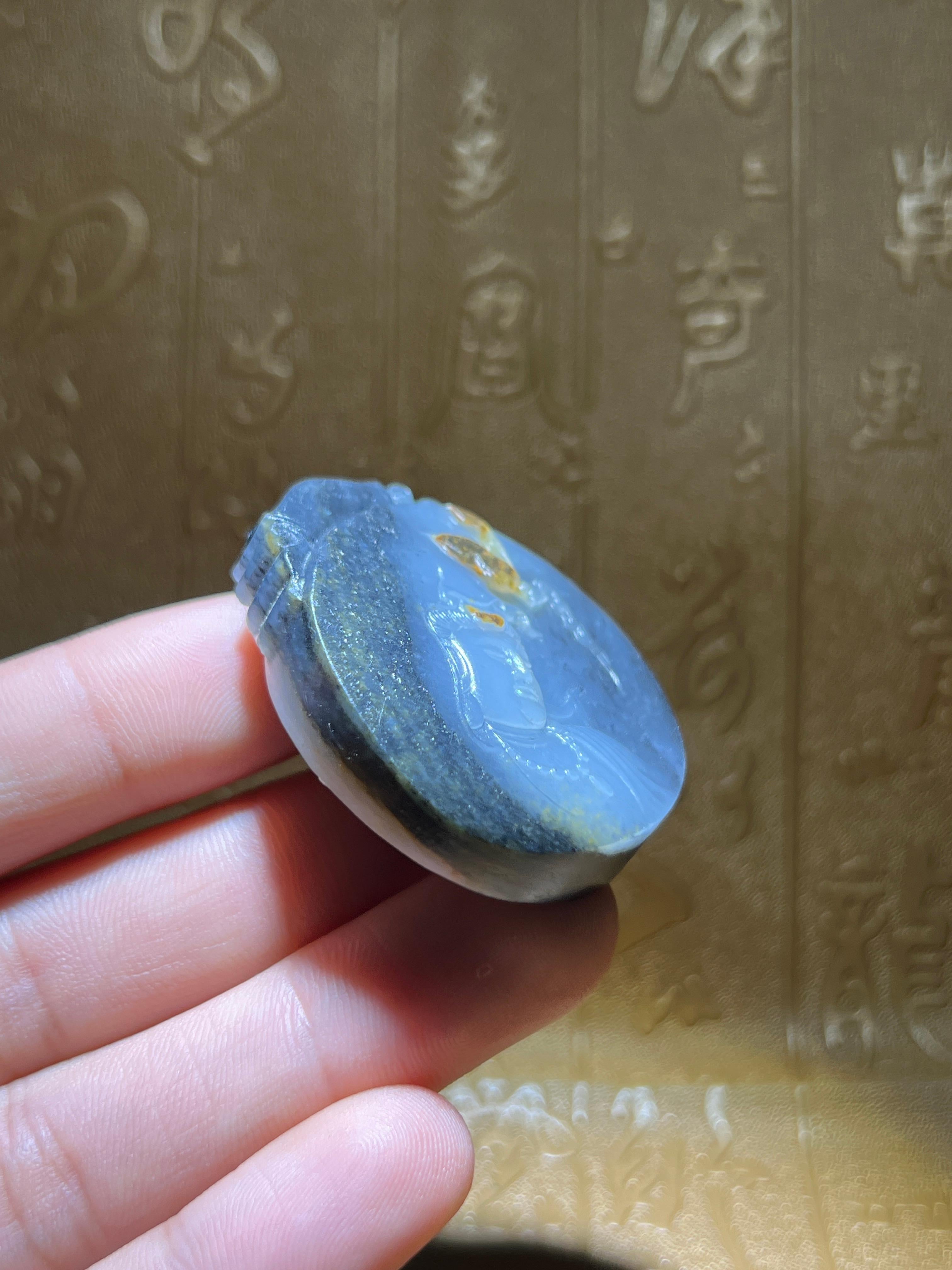 和田玉籽料青花观音圆牌（34.6g）