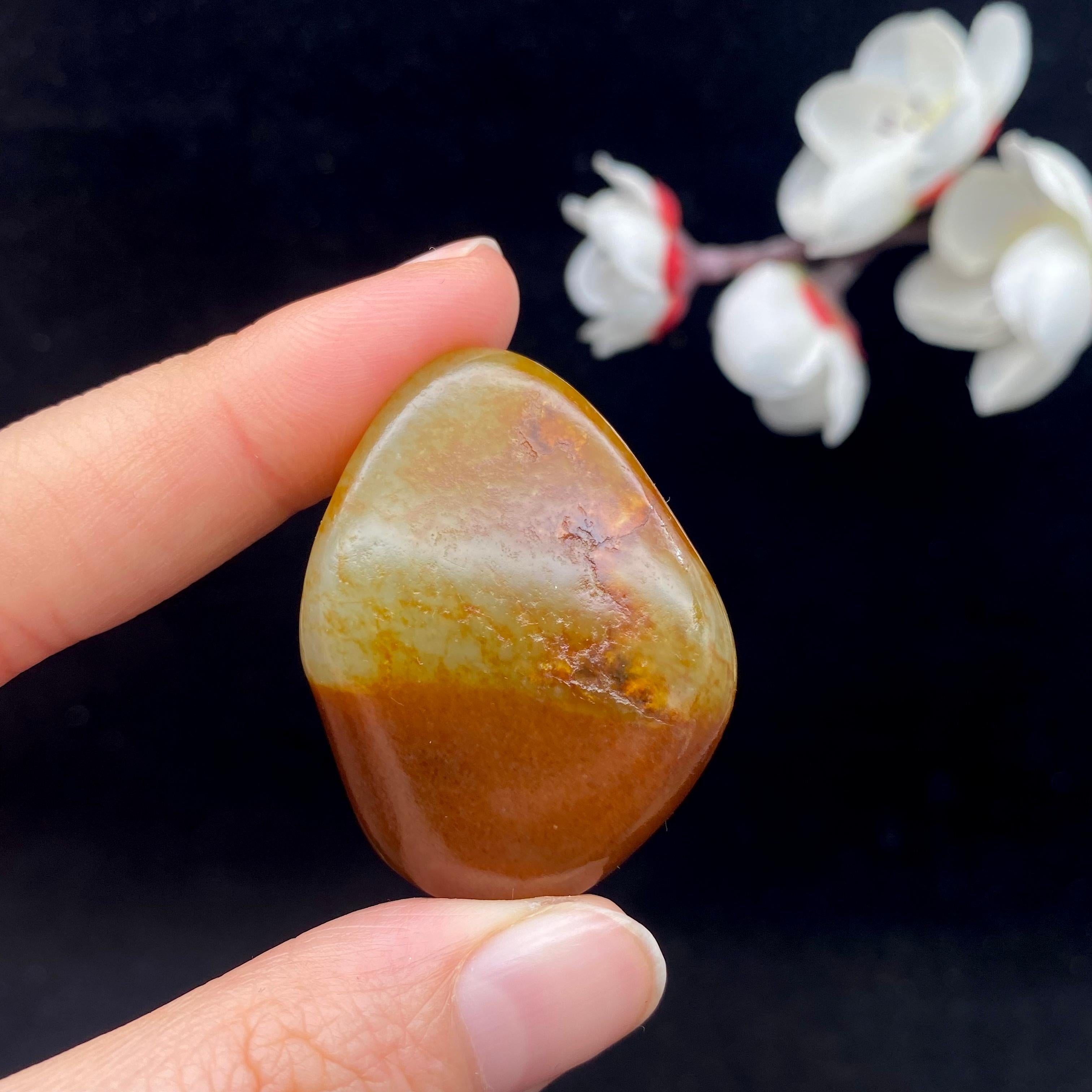 和田玉聚红皮籽料挂件（23.1g）