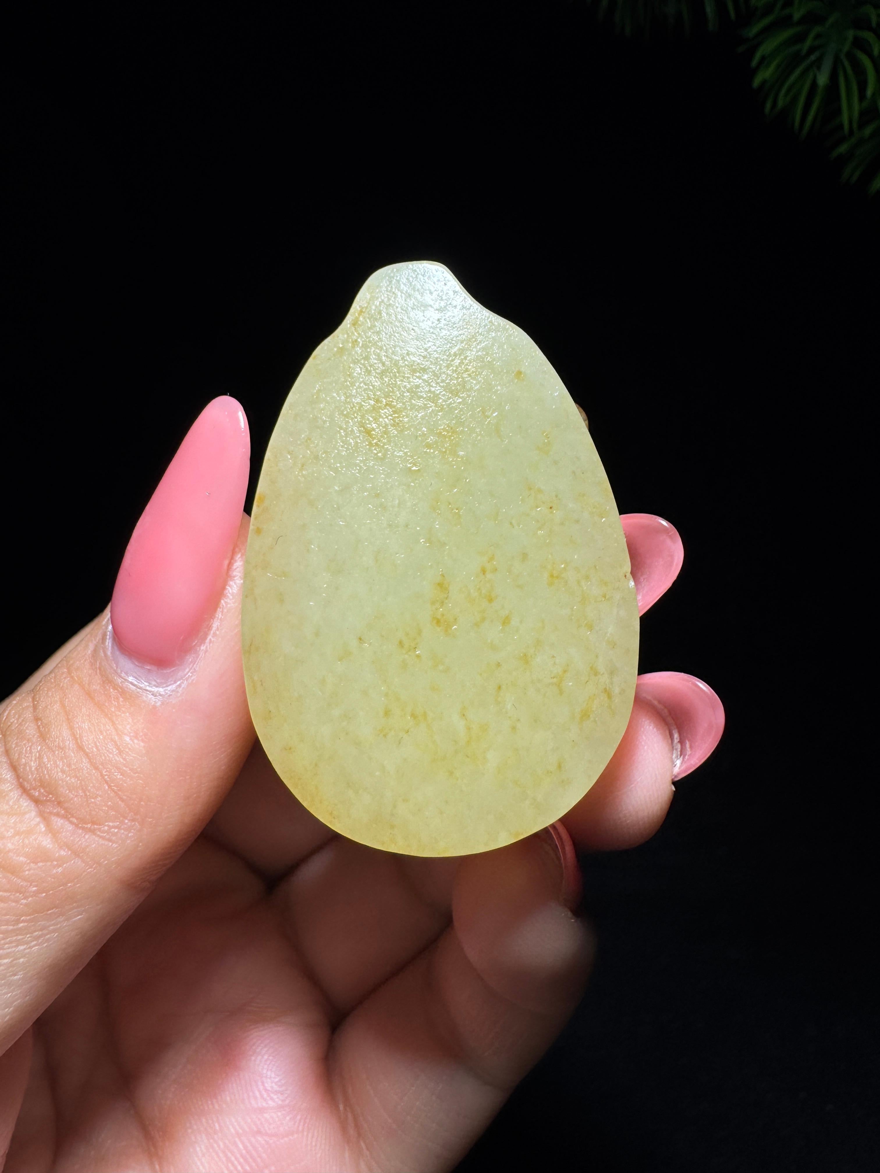 和田玉籽料满皮无事牌（28.2g）