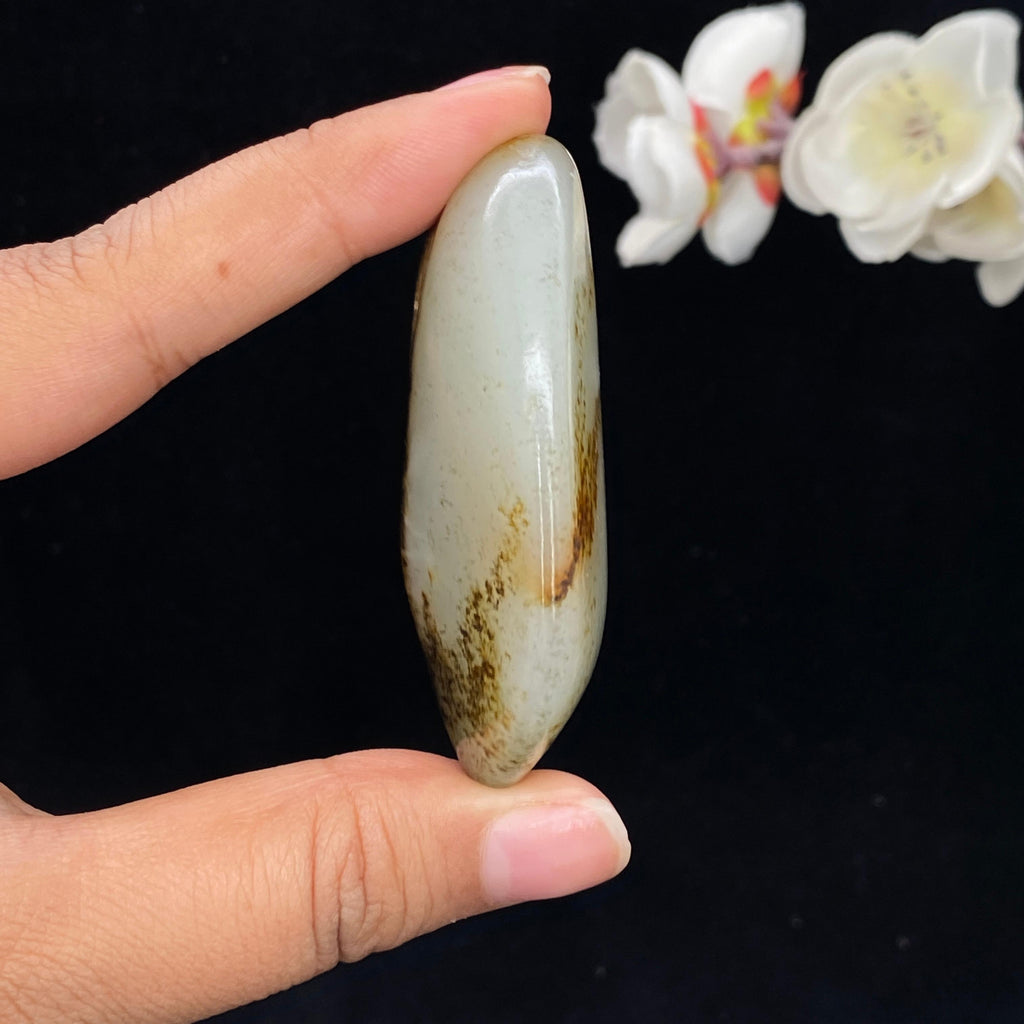 和田玉聚黑皮籽料手把件（66.1g）