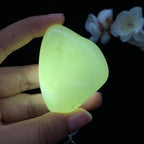 和田玉白玉籽料手把件（110.7g）