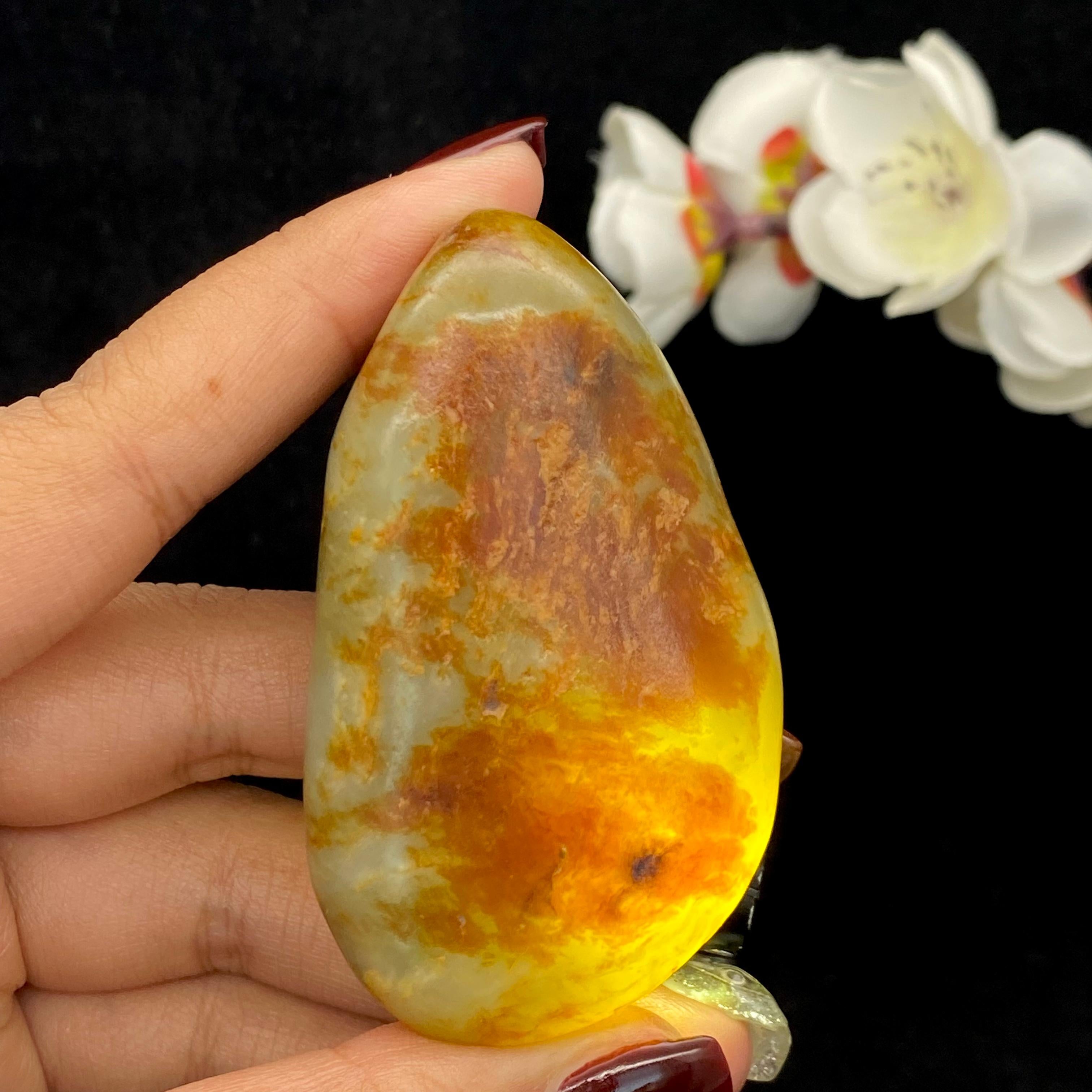 和田玉红皮籽料原石（103.7g）