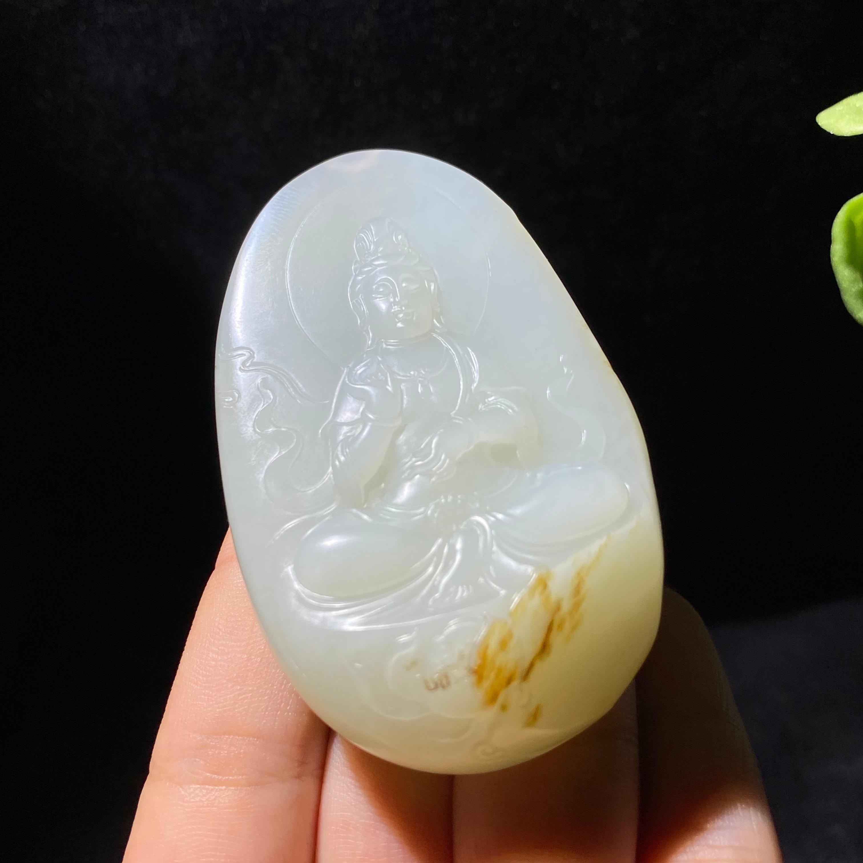 和田秋梨皮白玉籽料观音挂件（91.5g）