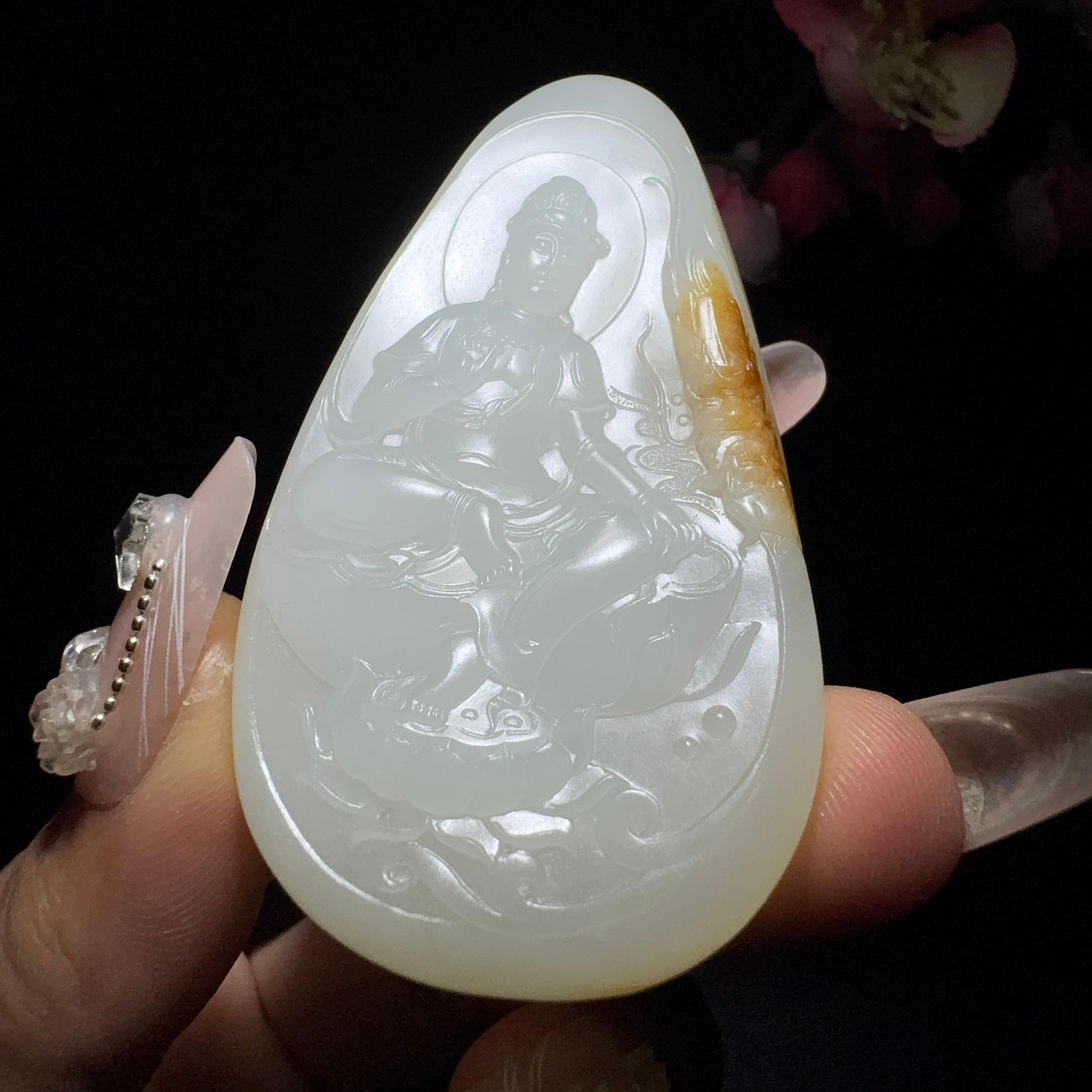 和田玉籽料挂件御龙观音（64.6g）