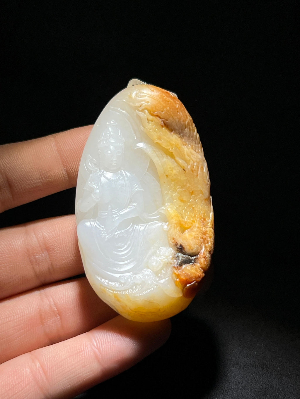 和田玉籽料观音（65.7g）
