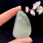 和田玉白玉带翠籽料挂件（47.3g）