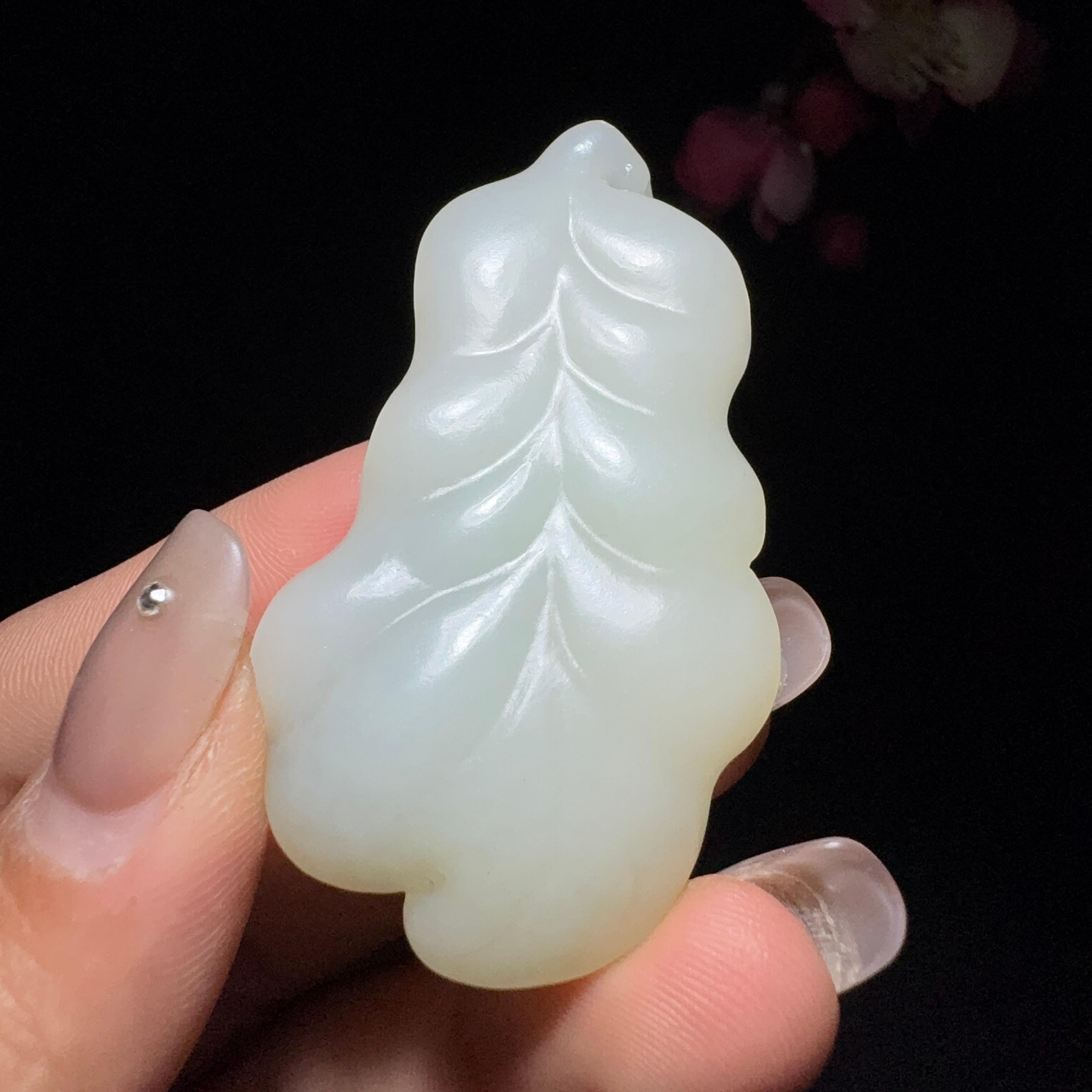 和田玉糖白挂件一夜成名（20.2g）