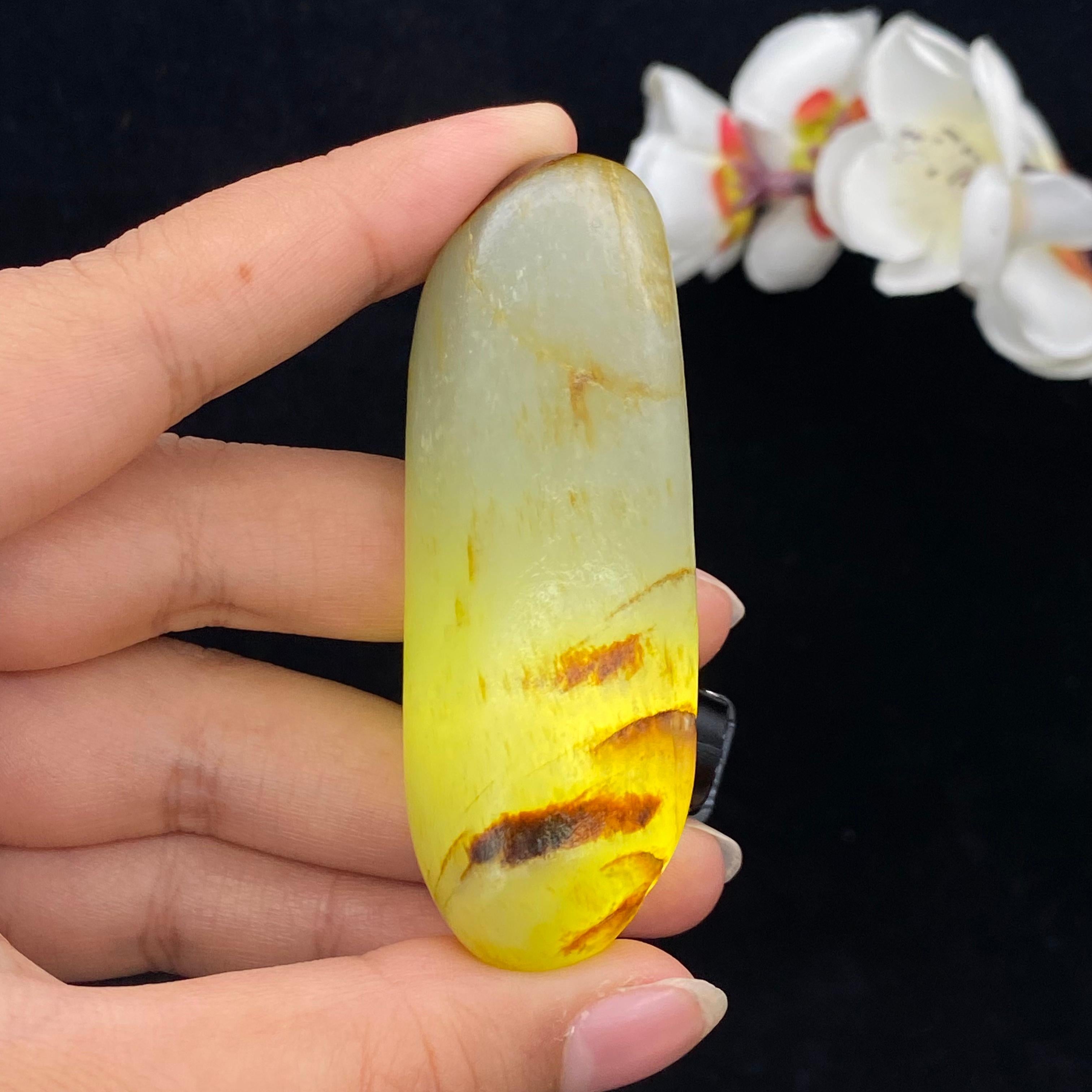 和田玉红皮籽料原石（55.7g）