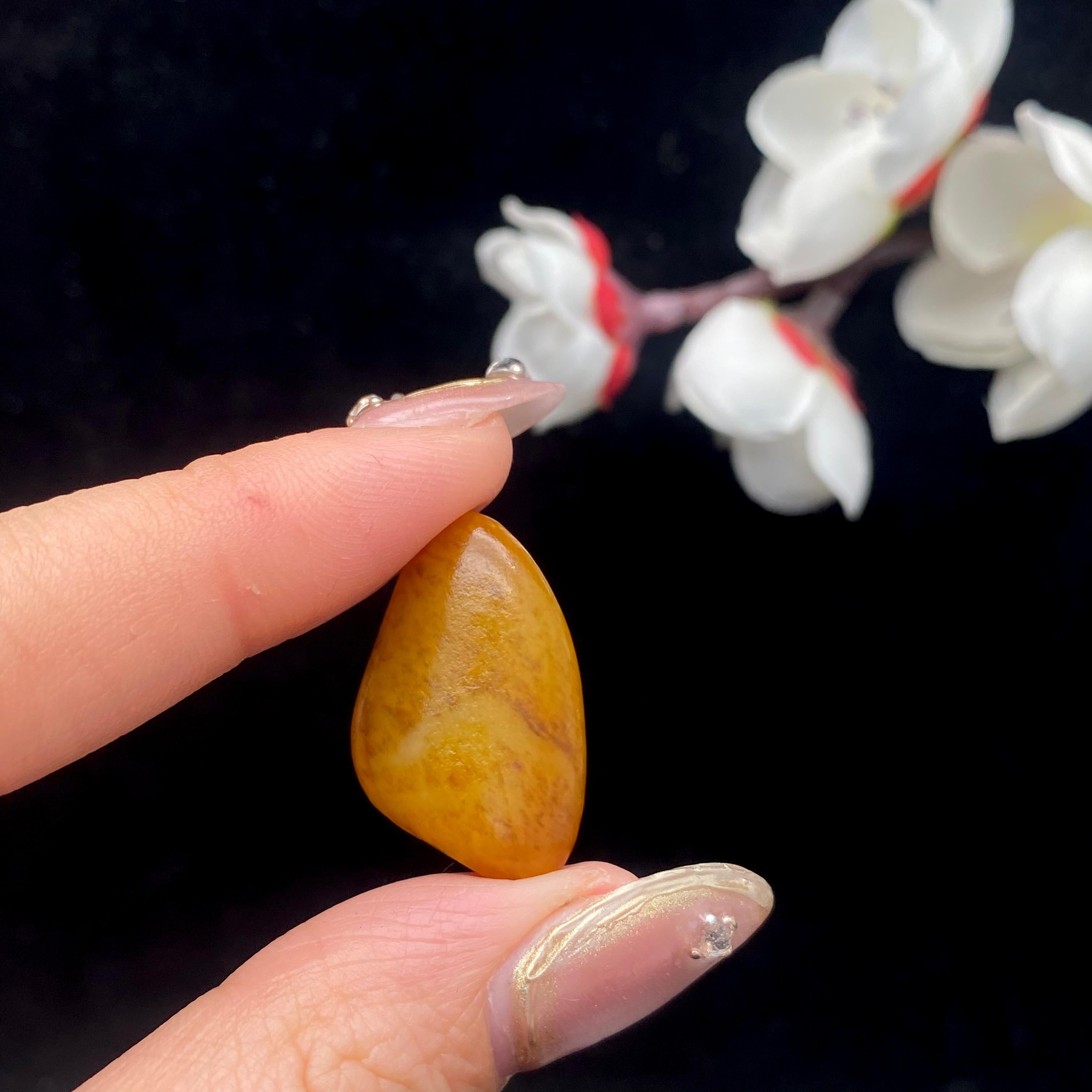 和田玉黄沁皮籽料原石（4.8g）