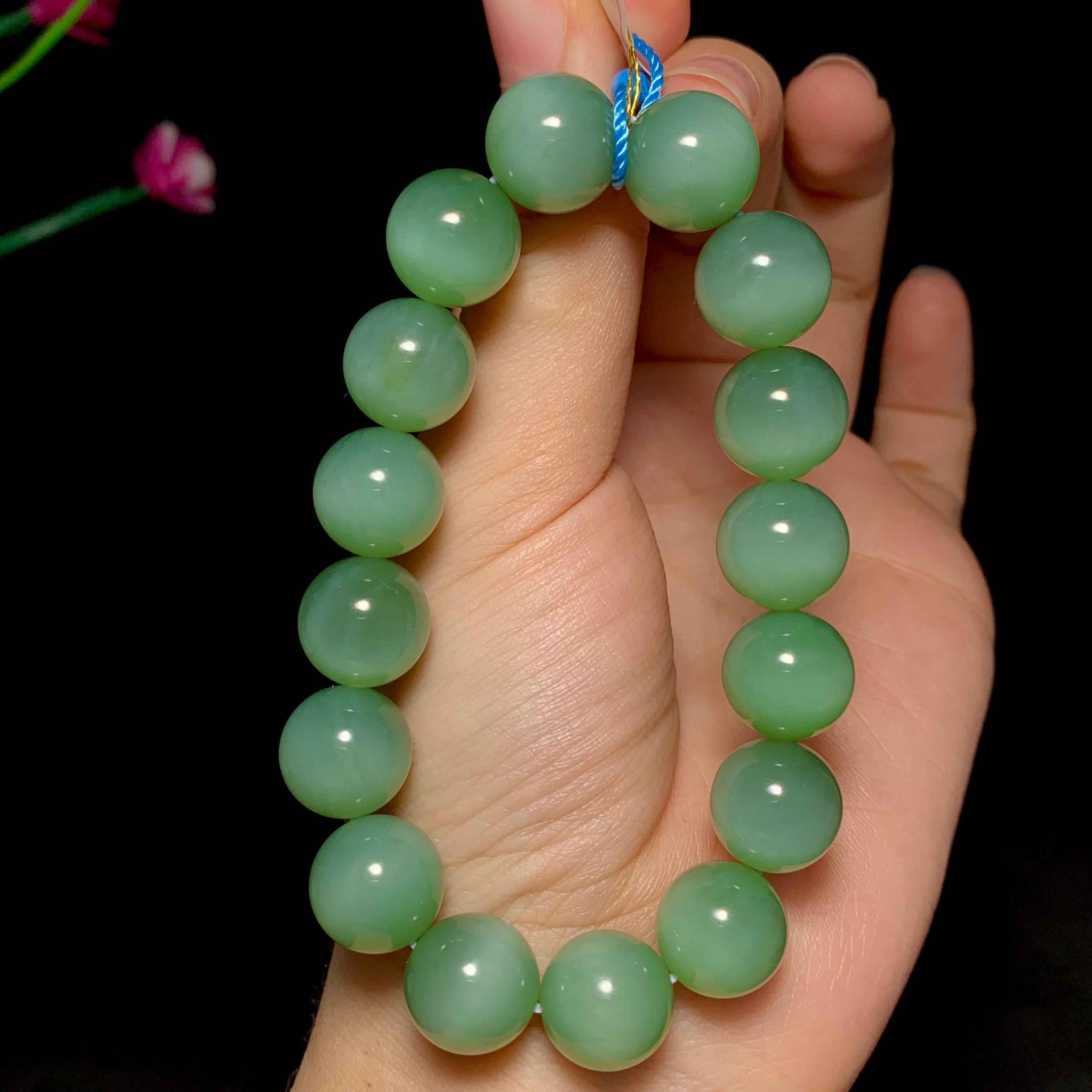 精品和田碧玉粉青猫眼手串（53.8g）