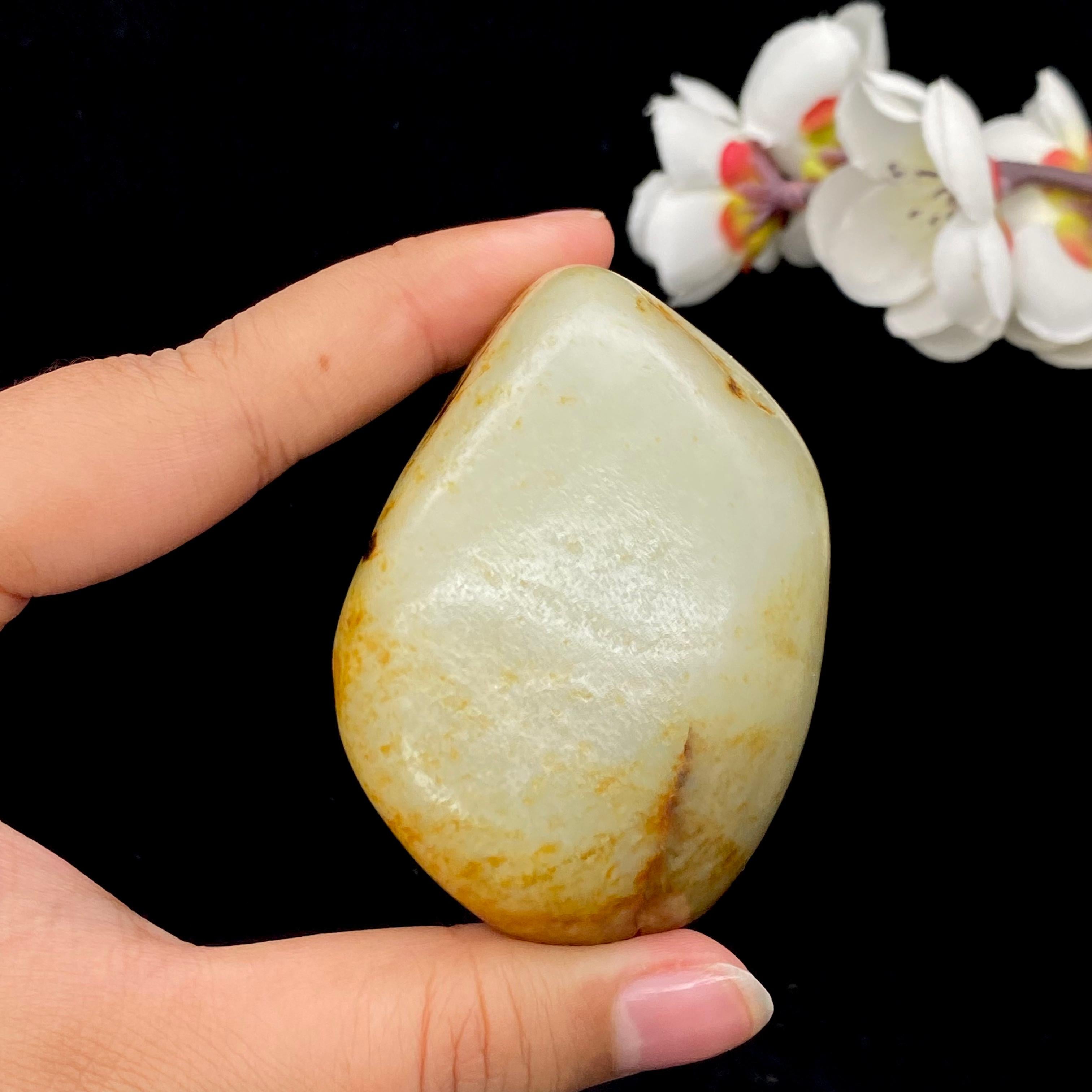 和田玉洒红皮籽料手把件（163.7g）