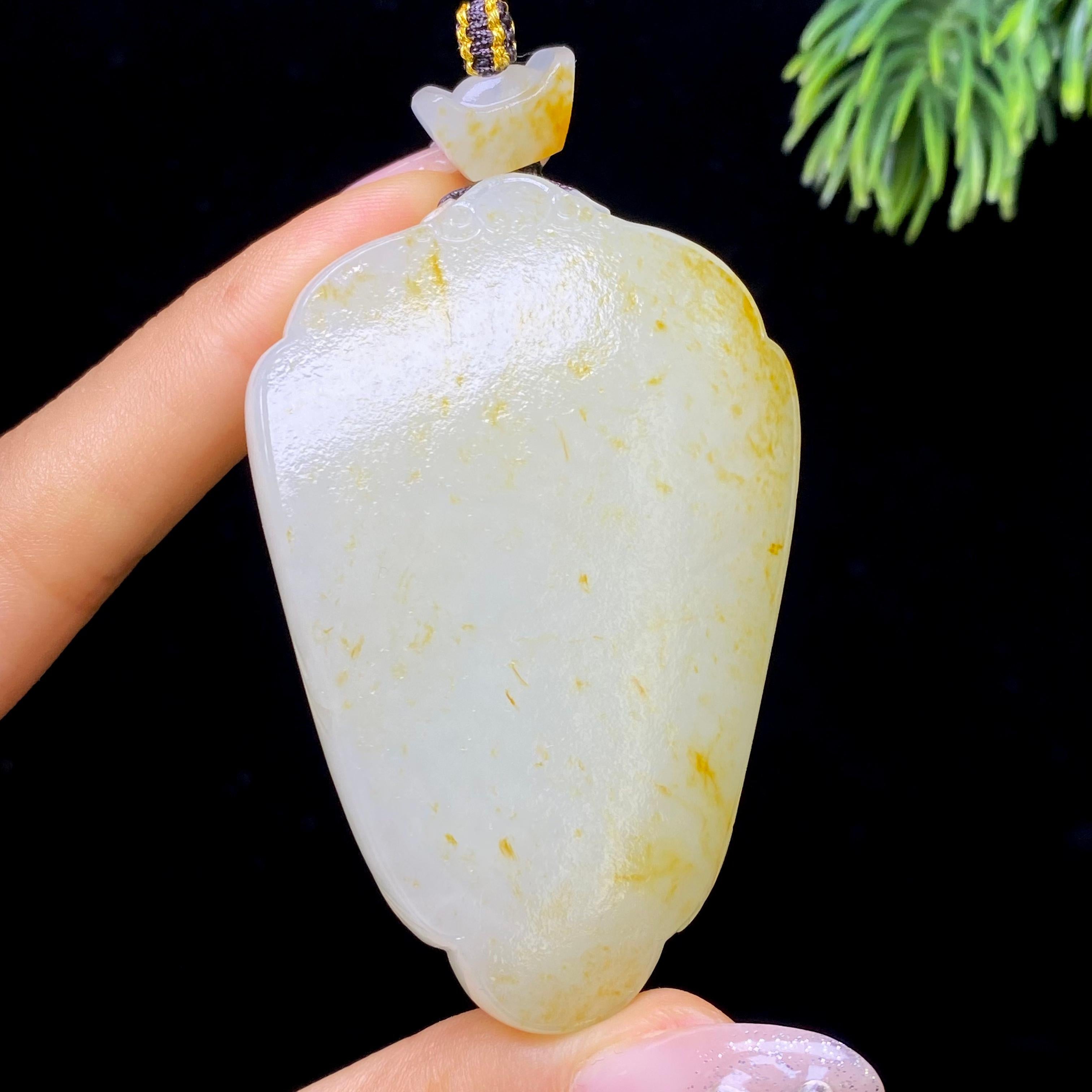 和田玉籽料无事牌（68.0g）