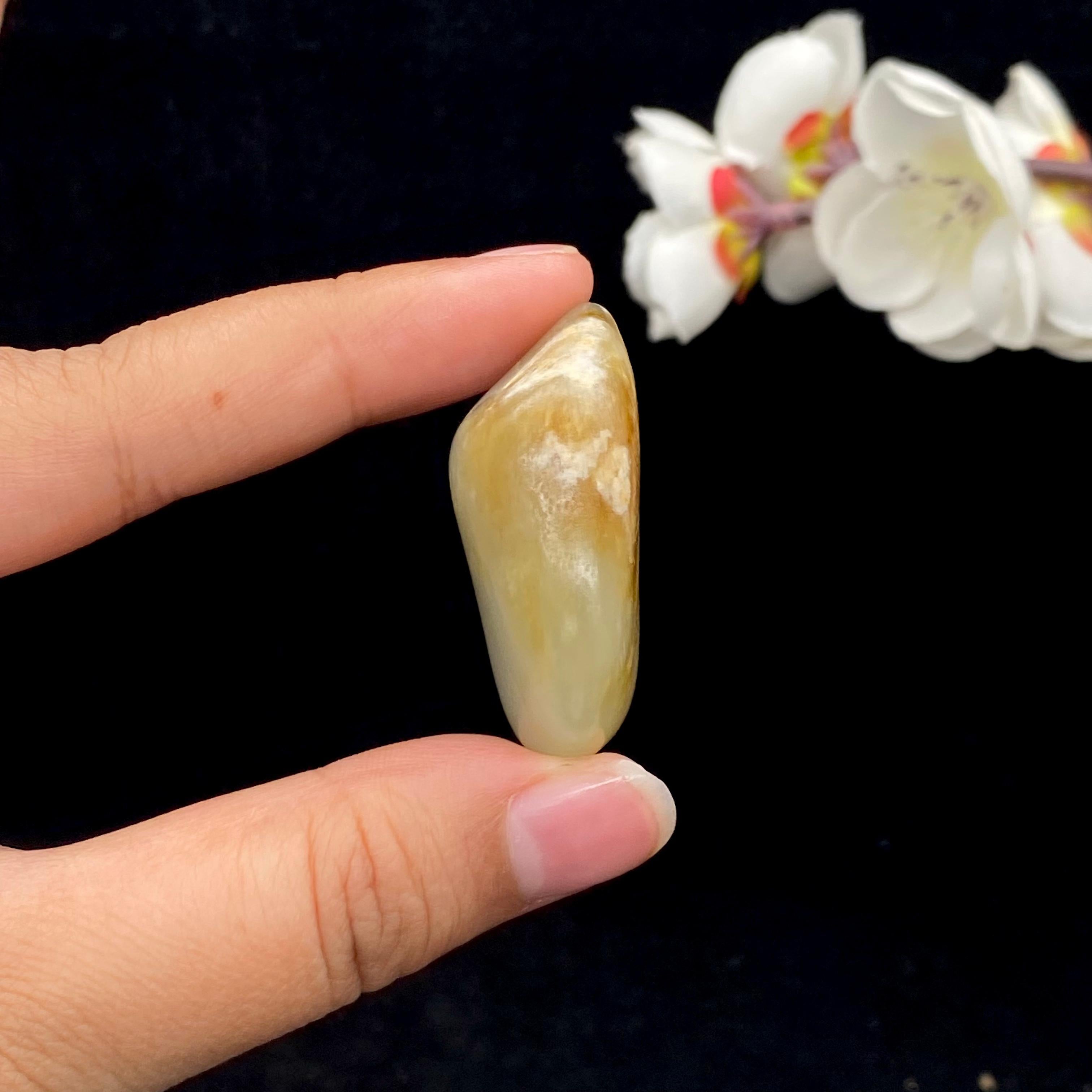 【超值推荐】和田玉聚黄皮籽料挂件（29.2g）