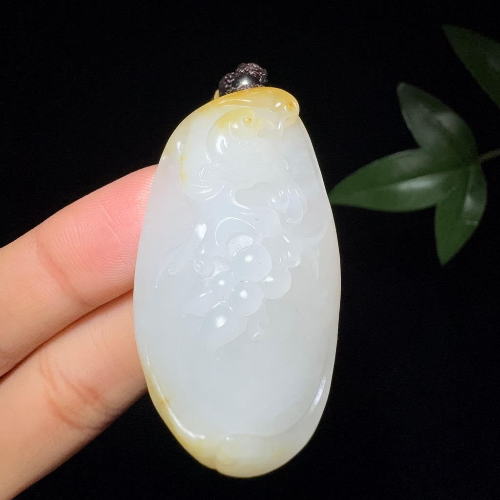 和田玉籽料挂件喜上眉梢（23.3g）