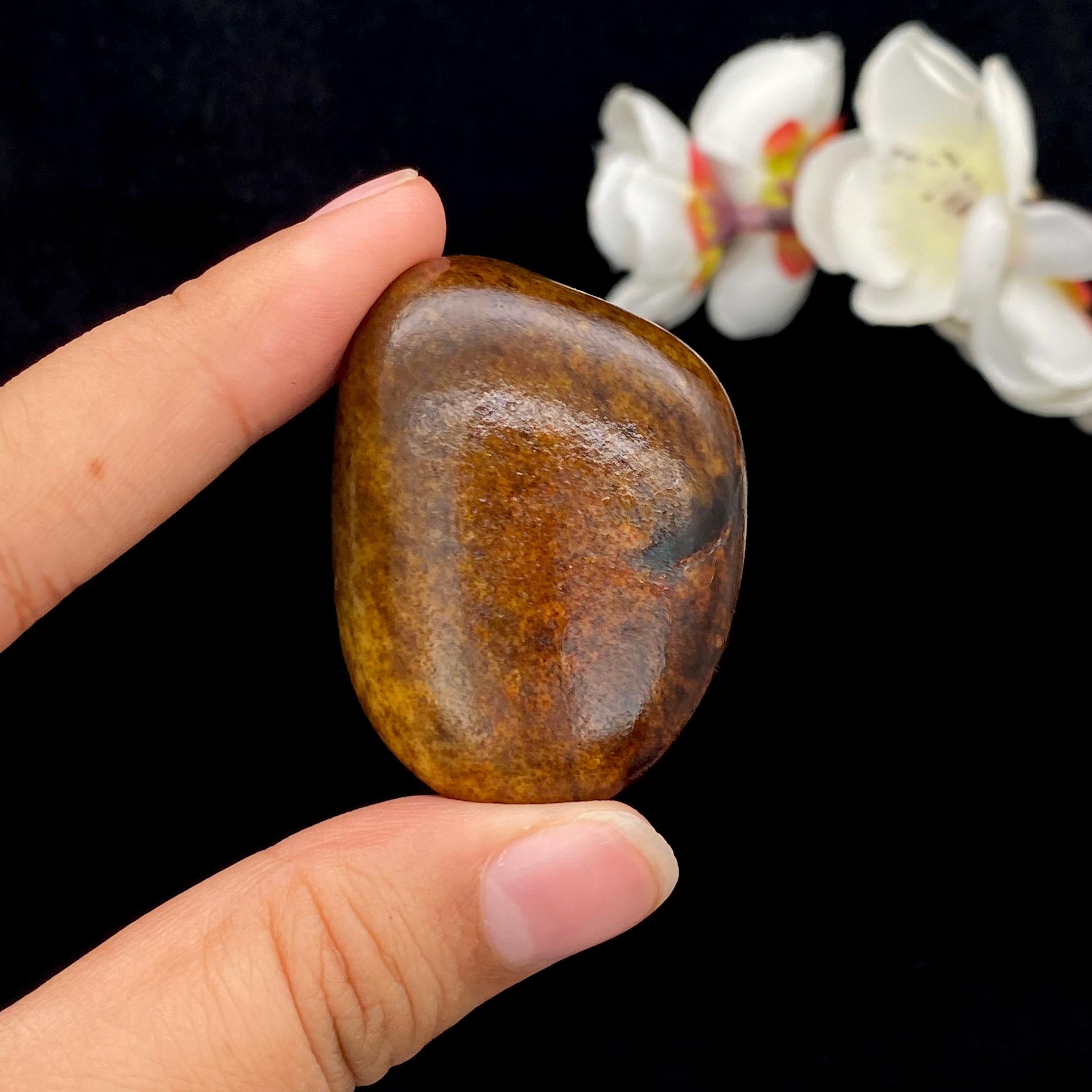 新疆 和田玉 原石 沁色自然 玉佩 新疆 和田玉 原石 沁色自然 玉佩 和田玉黄沁皮籽料原石（