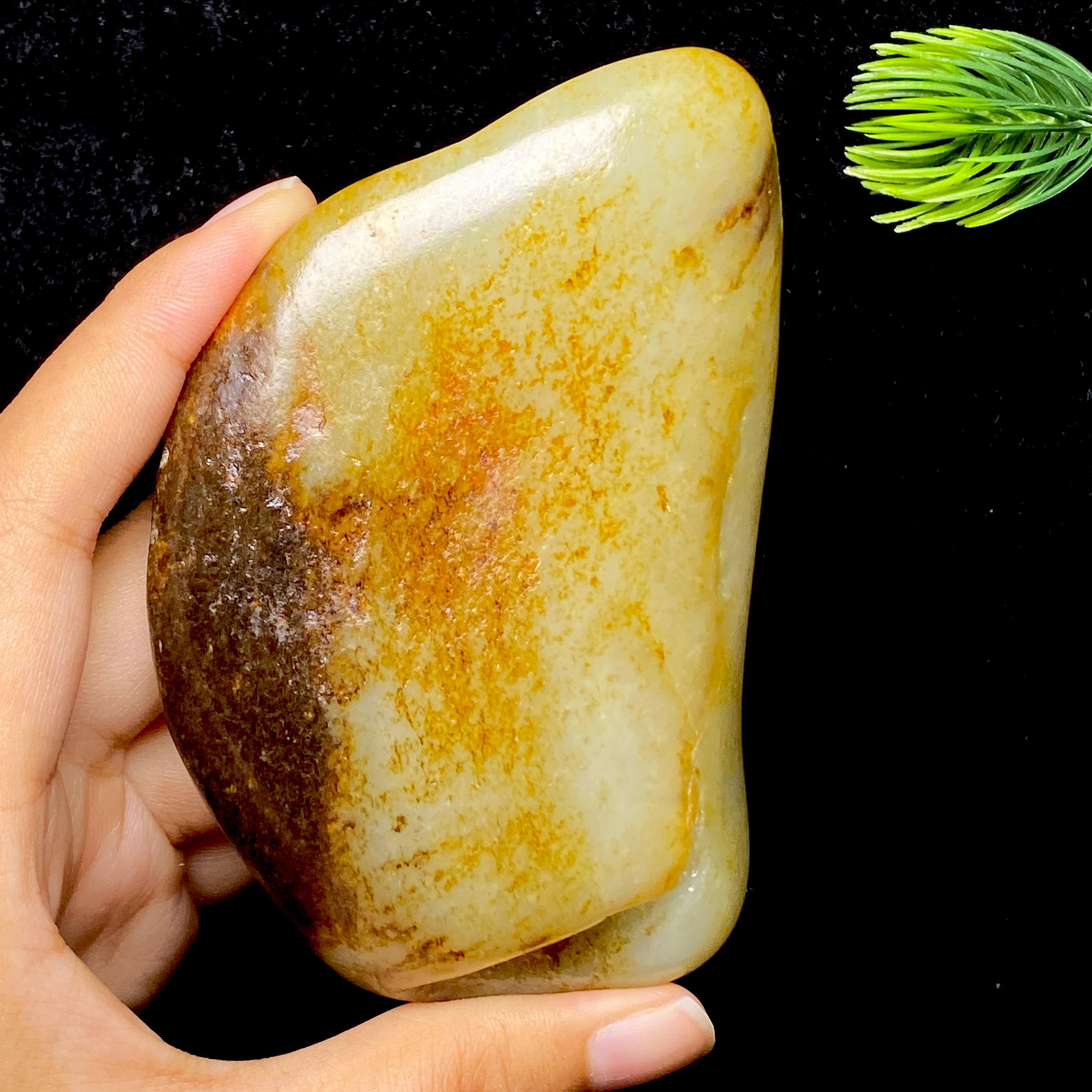 和田玉红皮籽料（227.8g）