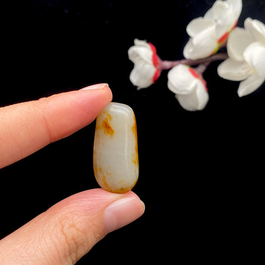 和田玉聚红皮籽料原石（4.8g）