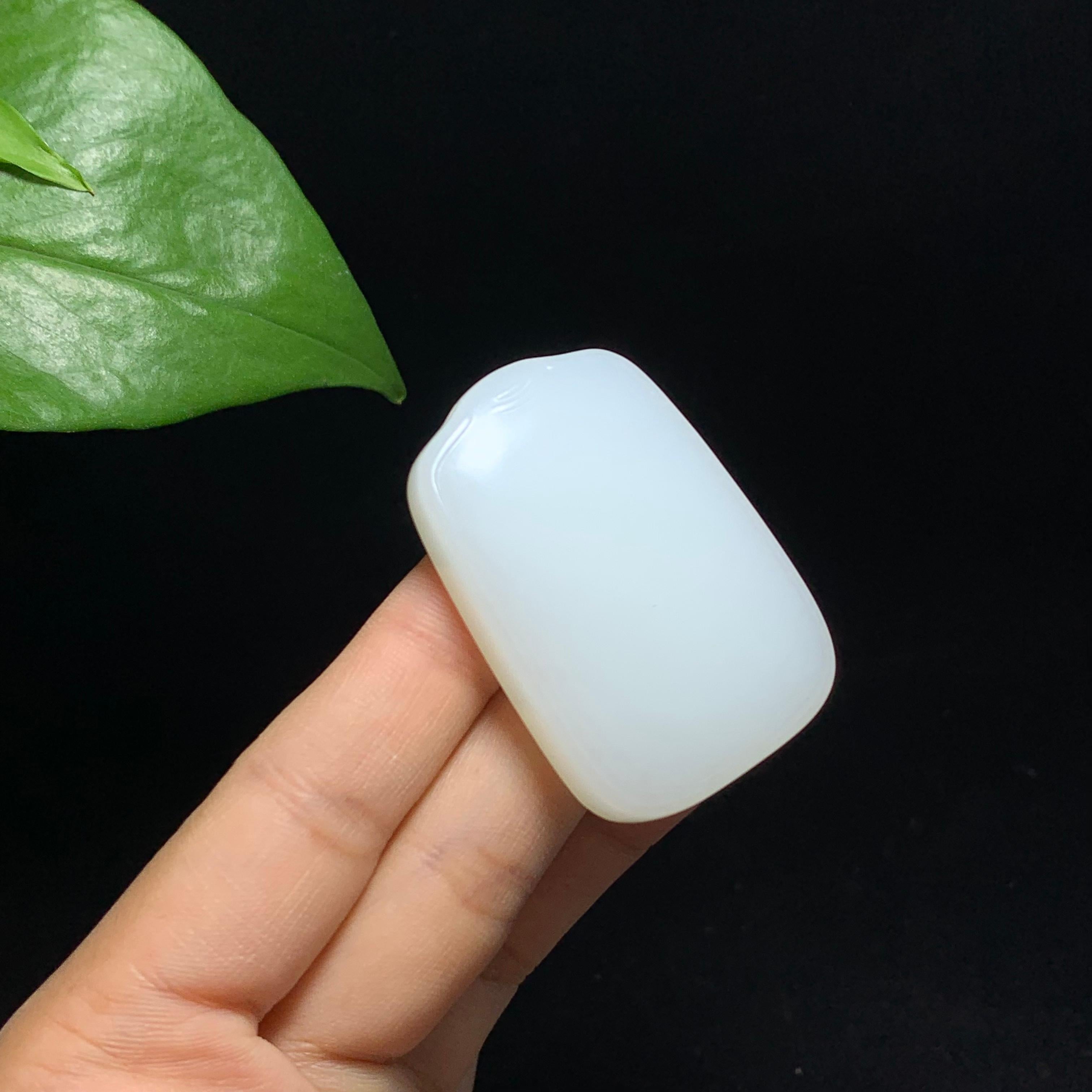 传承收藏级和田白玉籽料无事牌（37.8g）