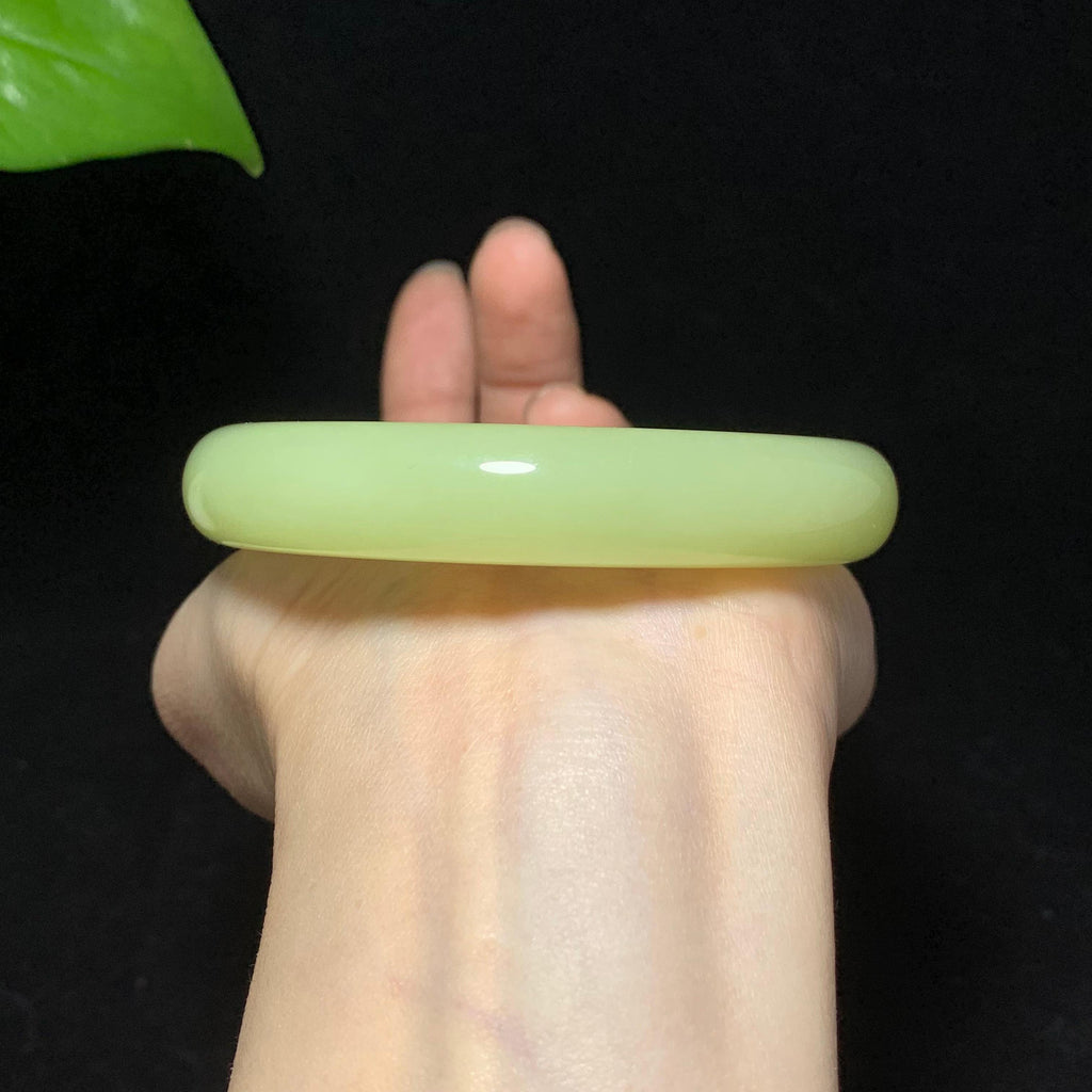 收藏级和田玉鸡油黄黄口手镯（67.2g）