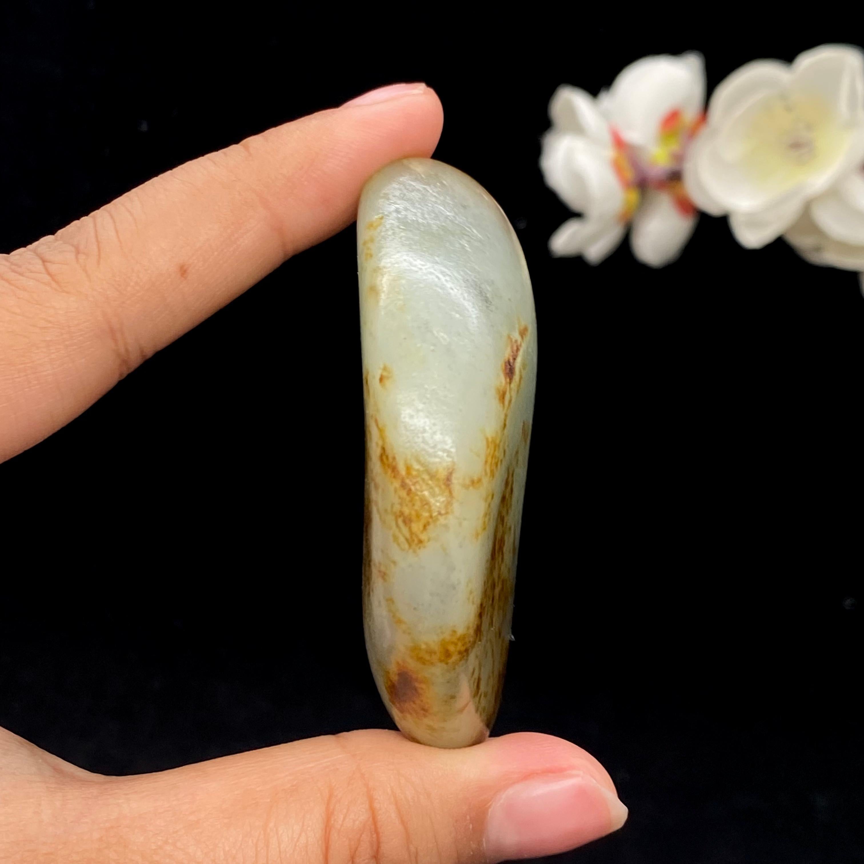 和田玉洒金皮青花底籽料手把件（63.7g）