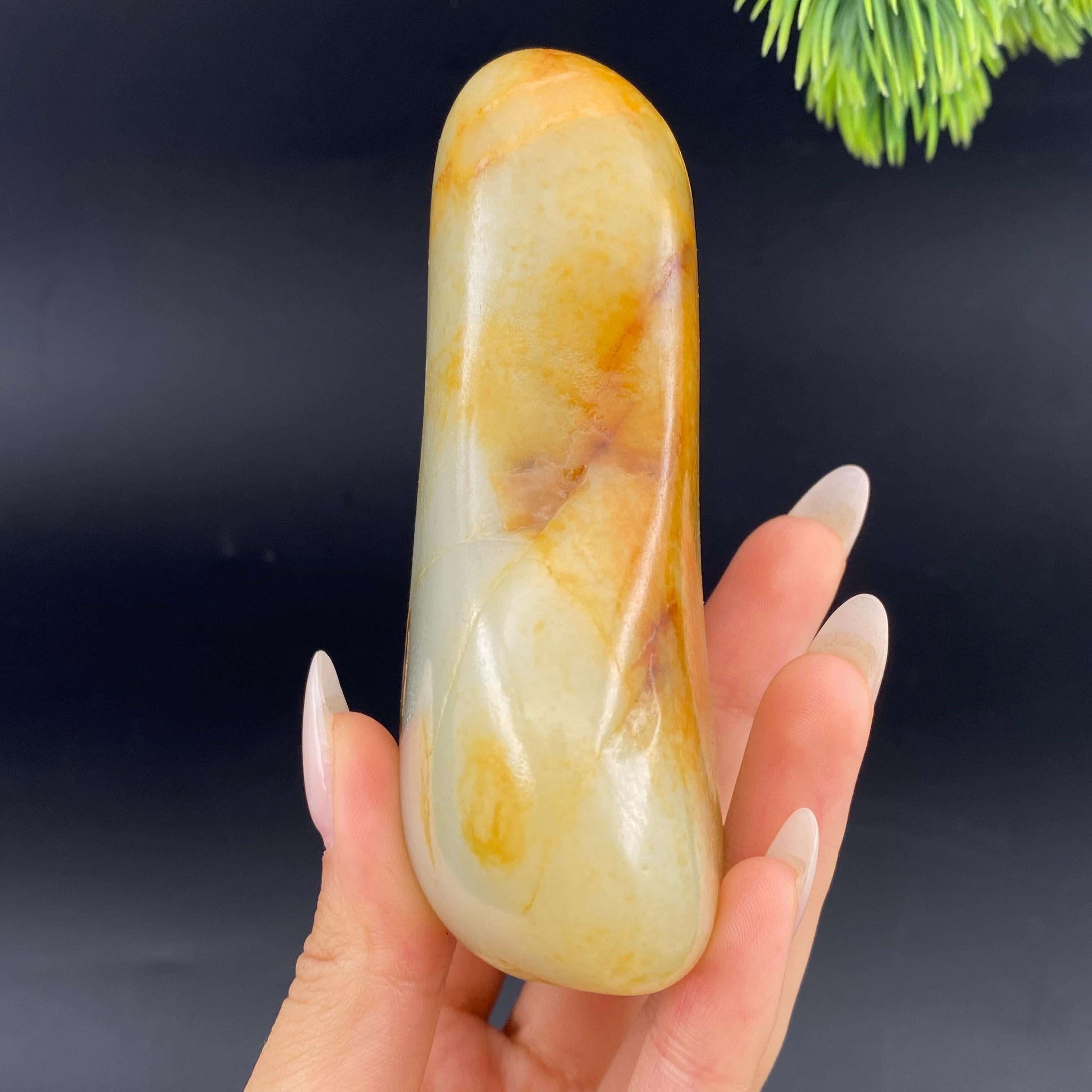 和田玉洒金皮籽料把件（280.31g）