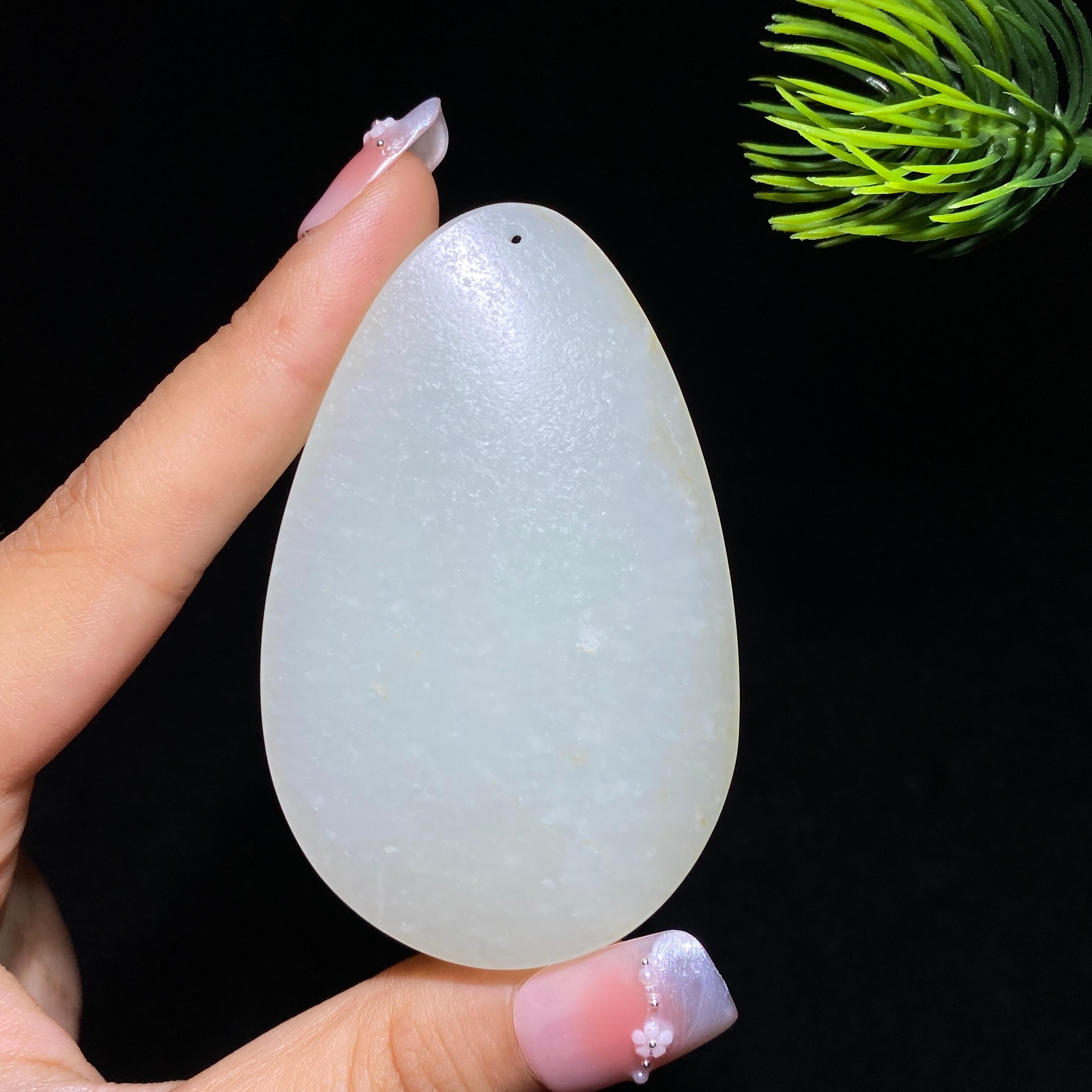 和田玉籽料大势至菩萨（60.9g）