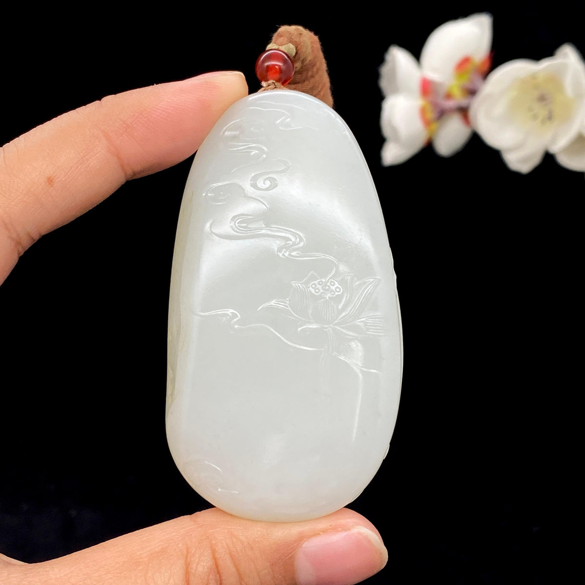 和田玉白玉籽料【观音】大挂件（66g）