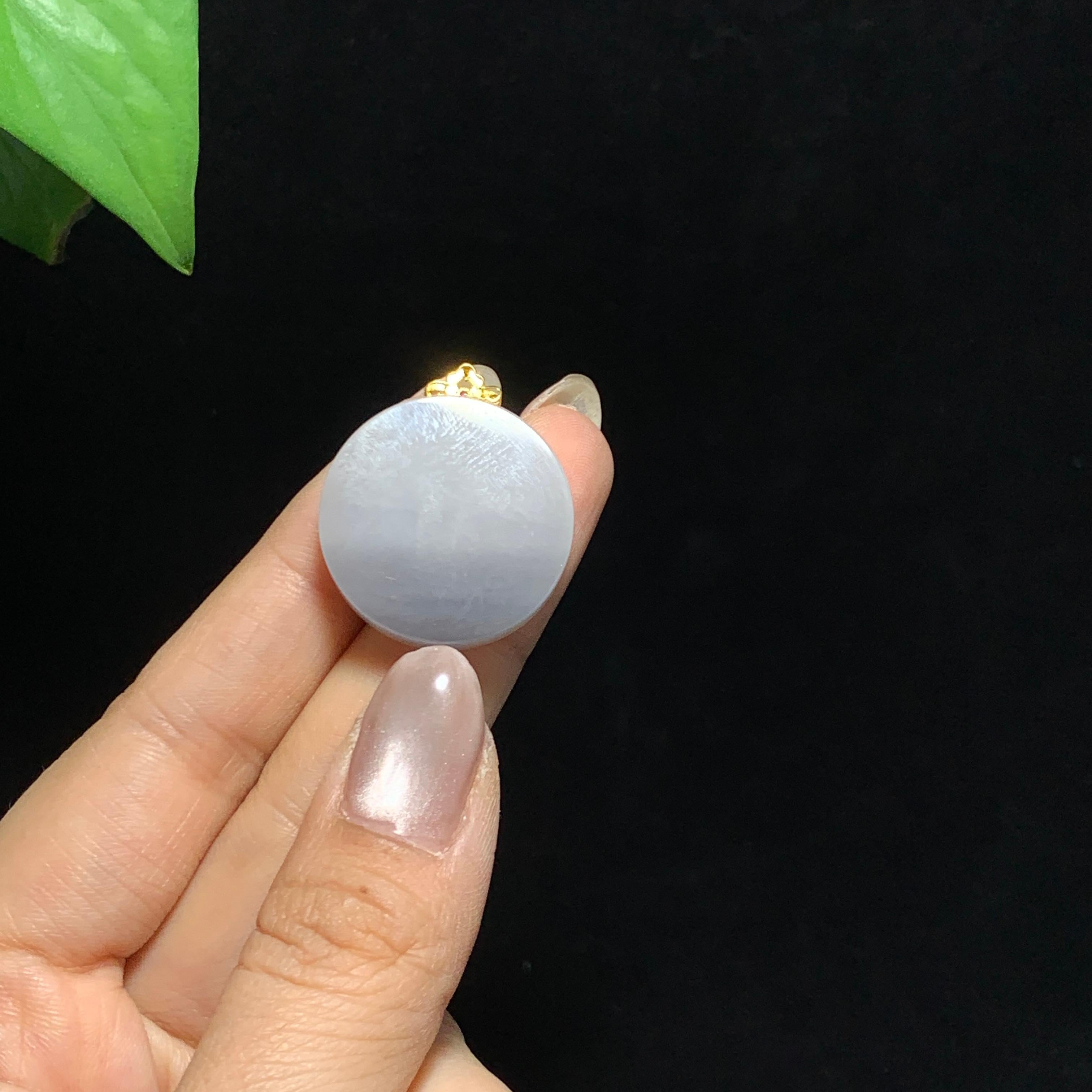 18k金和田山料紫罗兰圆形无事牌挂件（9.6g）