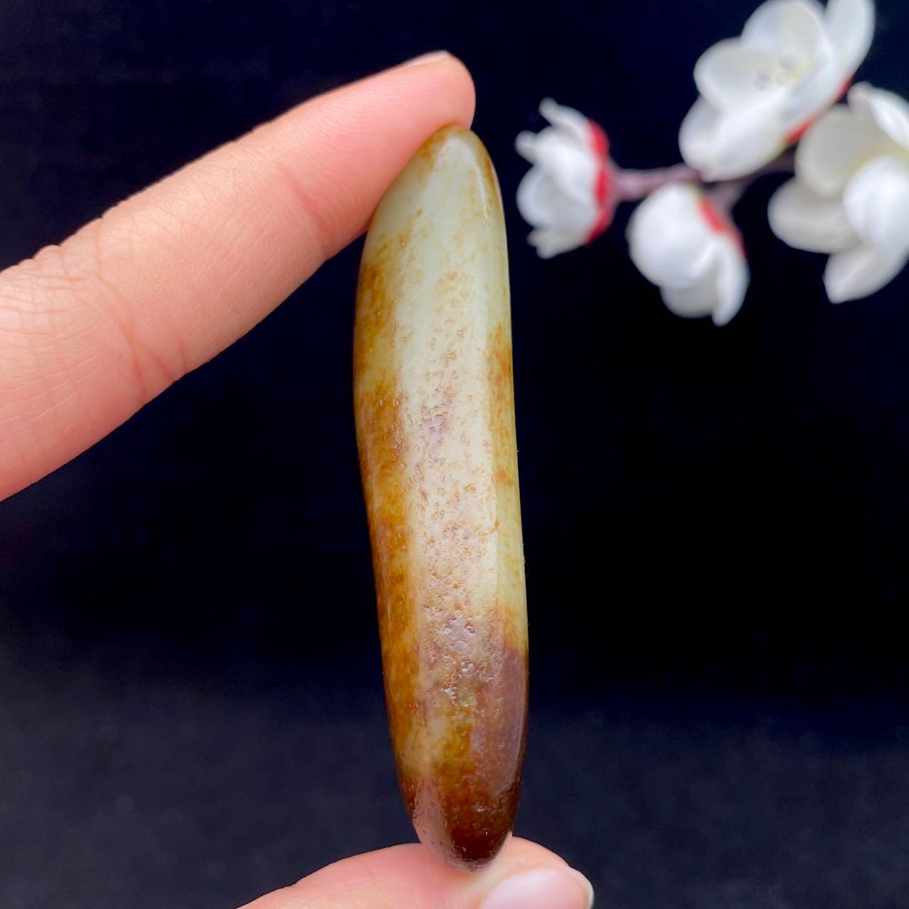 和田玉聚红皮籽料挂件（43.8g）