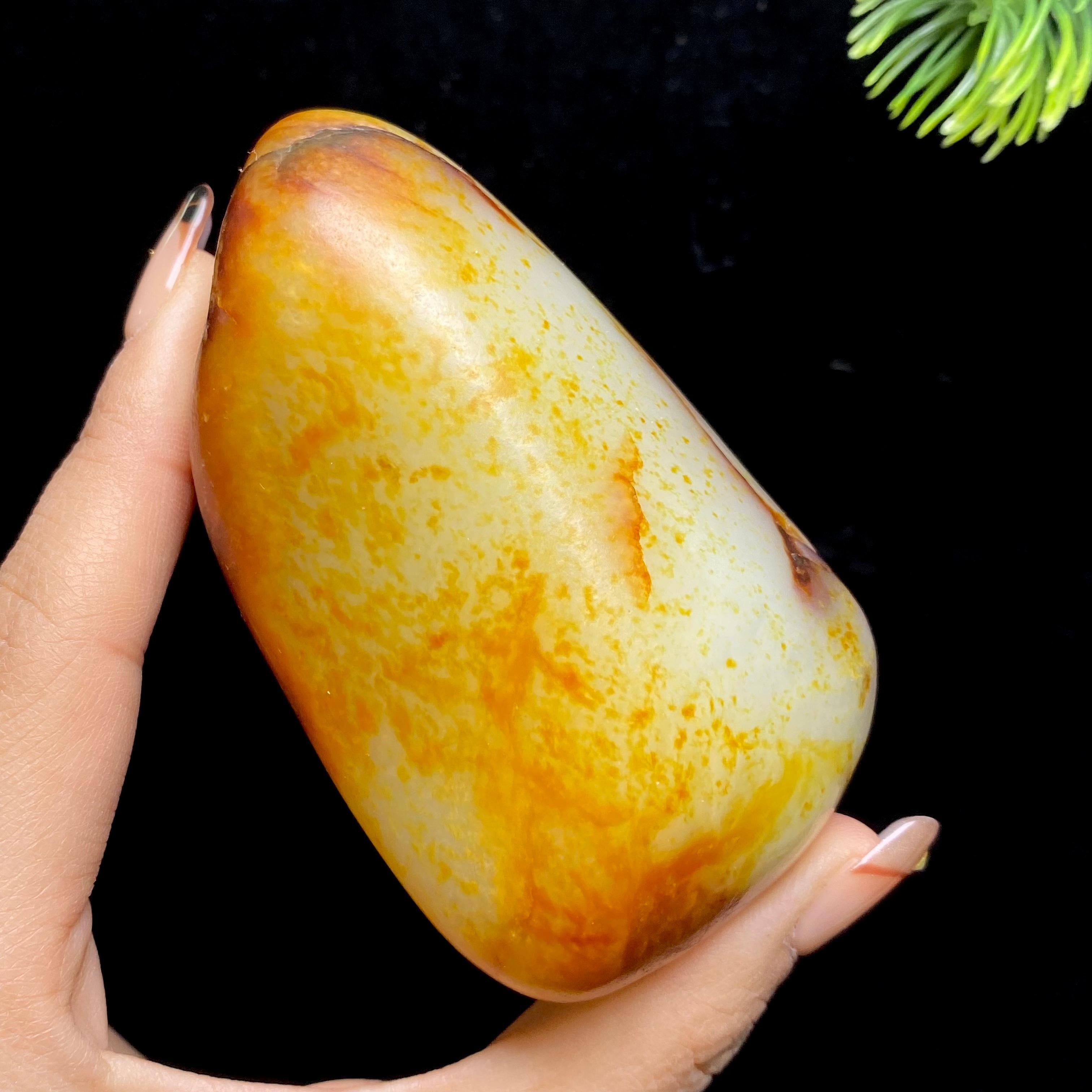 和田玉红皮籽料把件（245.6g）