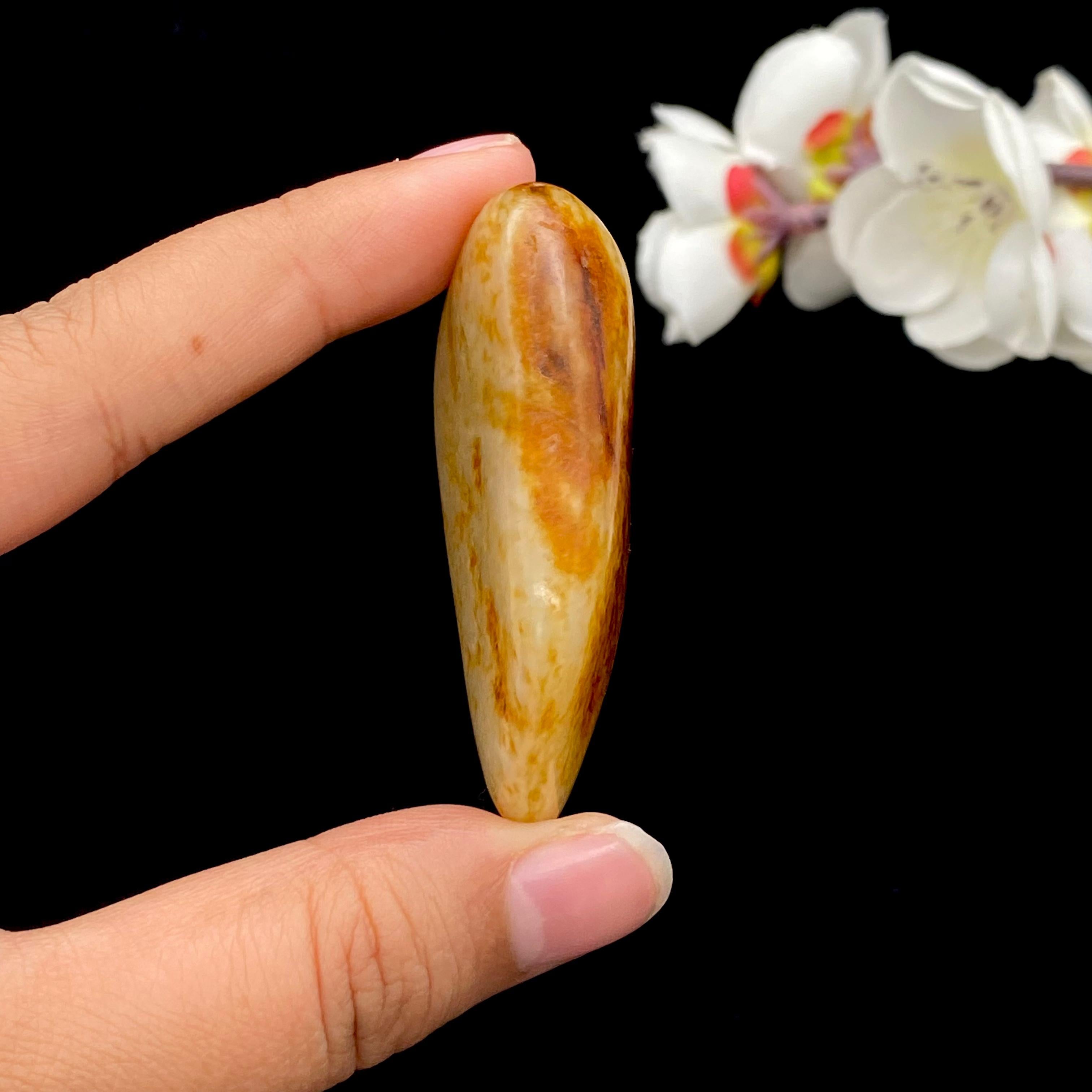 和田玉红皮籽料挂件（46.1g）