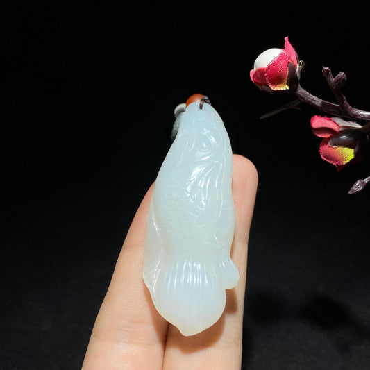 精品和田白玉年年有余挂件（22.0g）