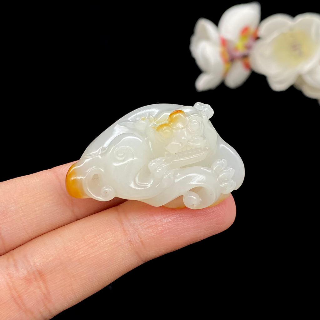 和田玉白玉籽料【回头貔貅】挂件（27.9g）
