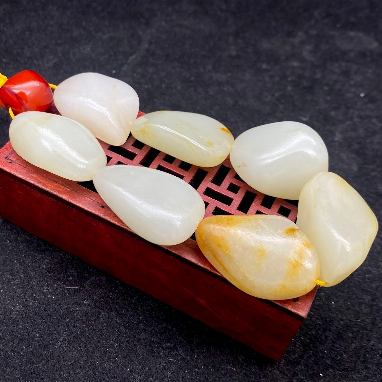 和田玉洒金皮【精品手串】（96.6g）