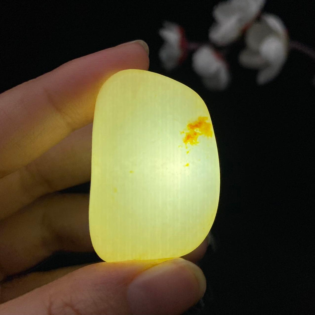 和田玉黄皮籽料挂件（28.2g）