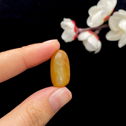 和田玉黄沁皮籽料原石（3.7g）