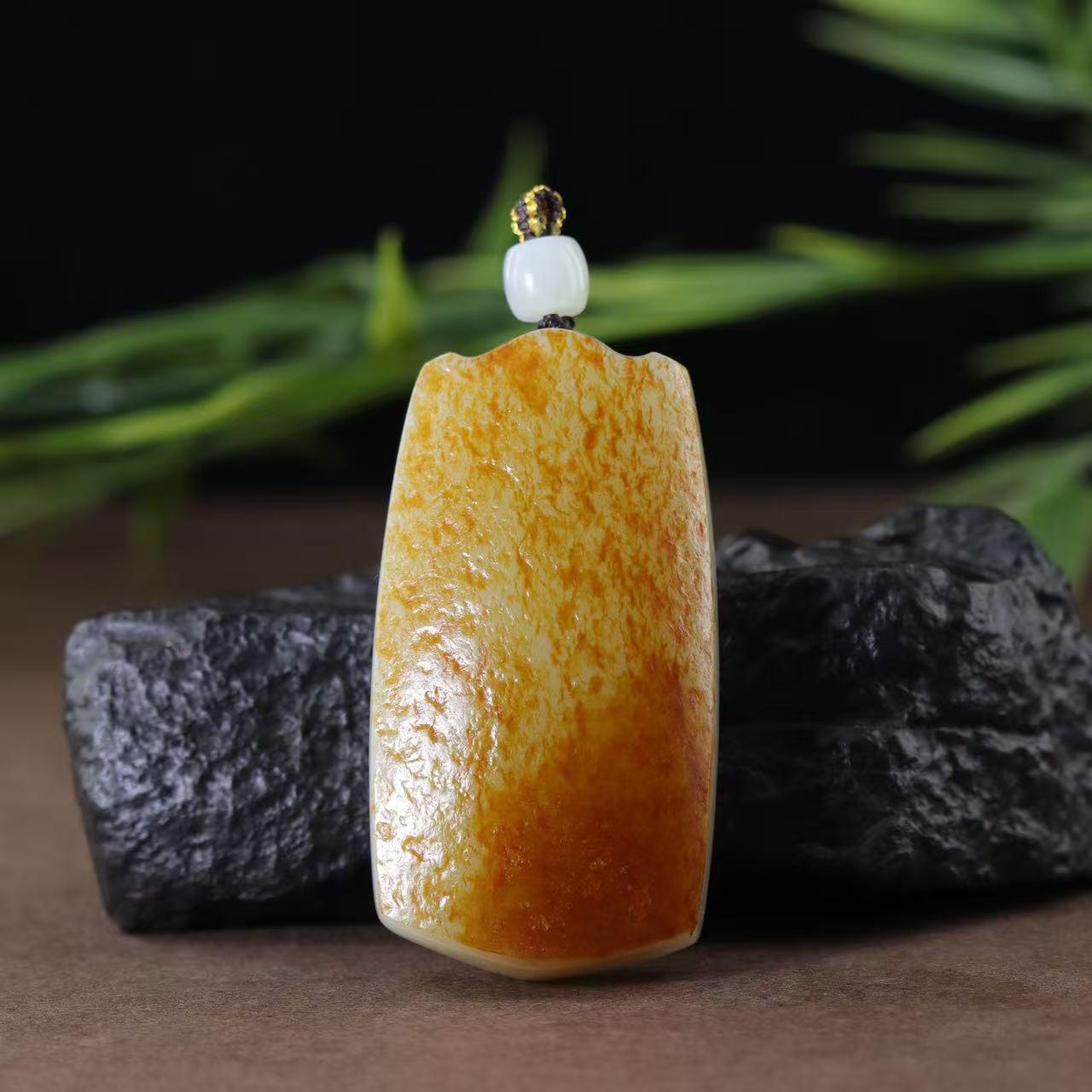 和田玉白玉聚红皮无事牌（62.2g）