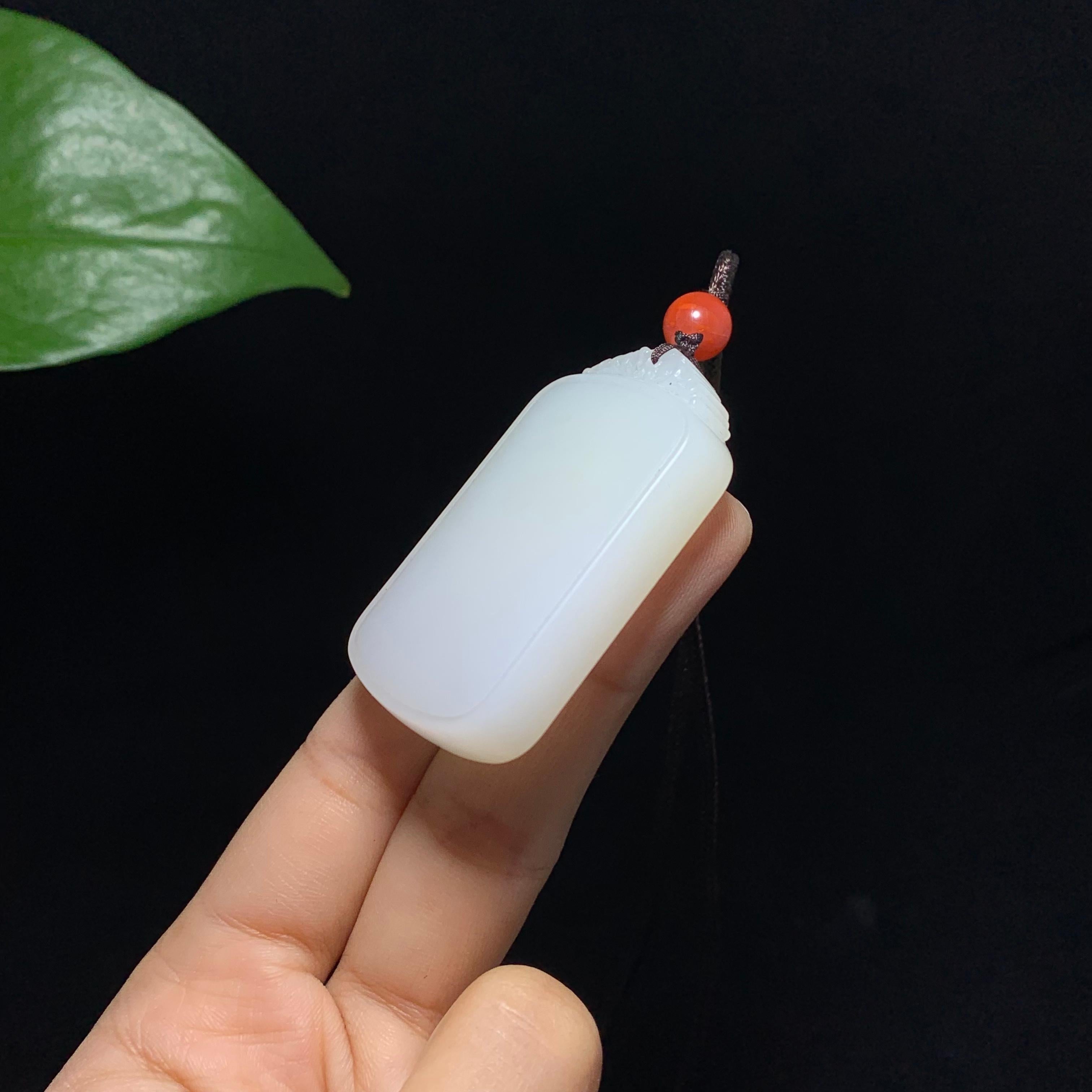 高品质和田山料白玉无事牌挂件（37.7g）