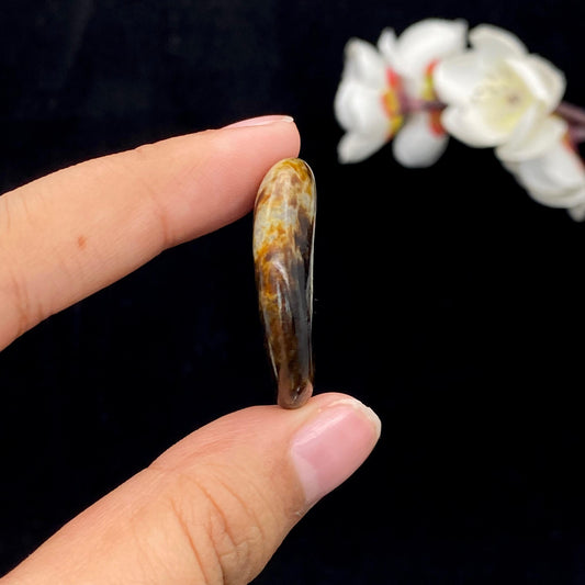 和田玉黑黄皮青花底籽料吊坠籽（11.9g）