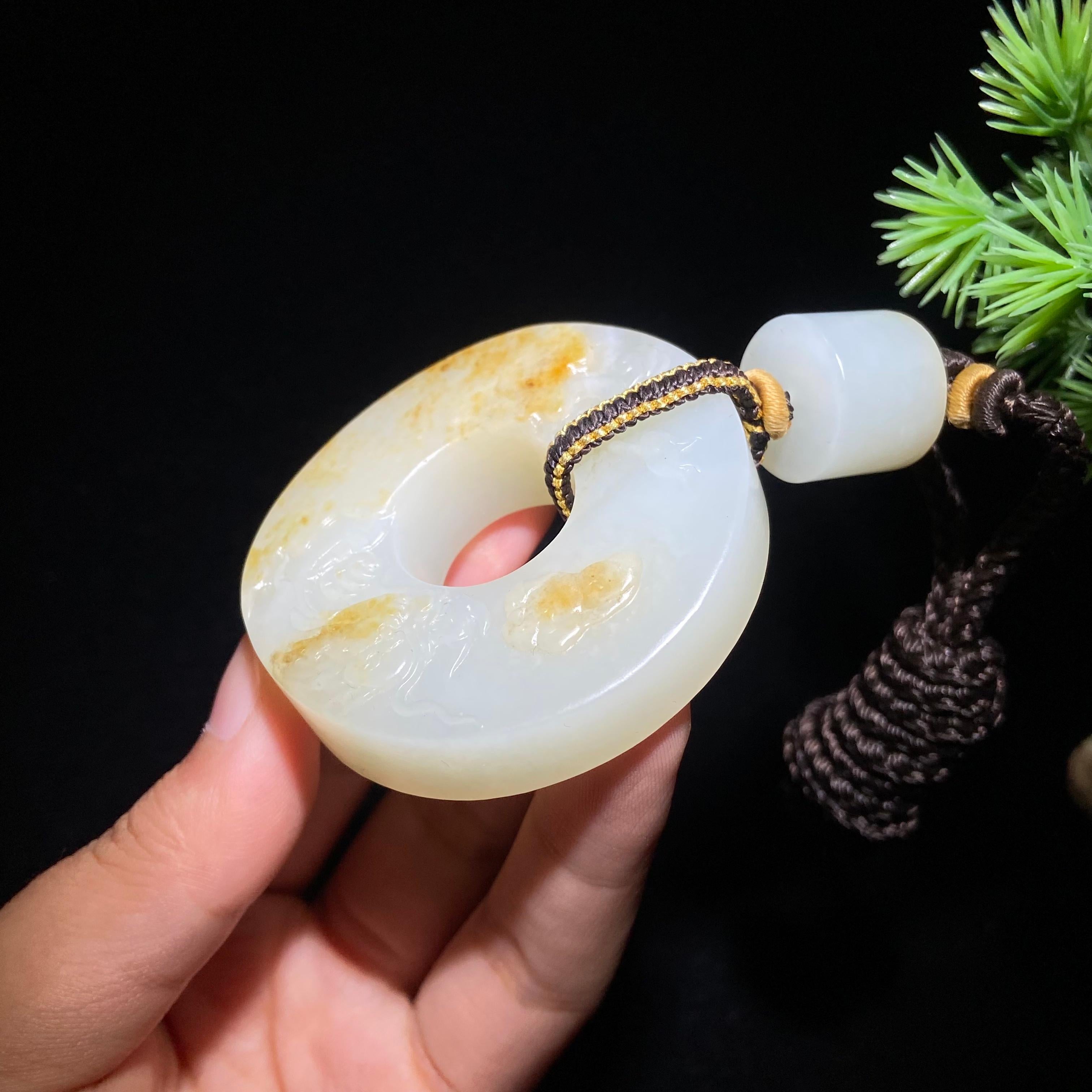 和田玉籽料玉壁（67.1g）