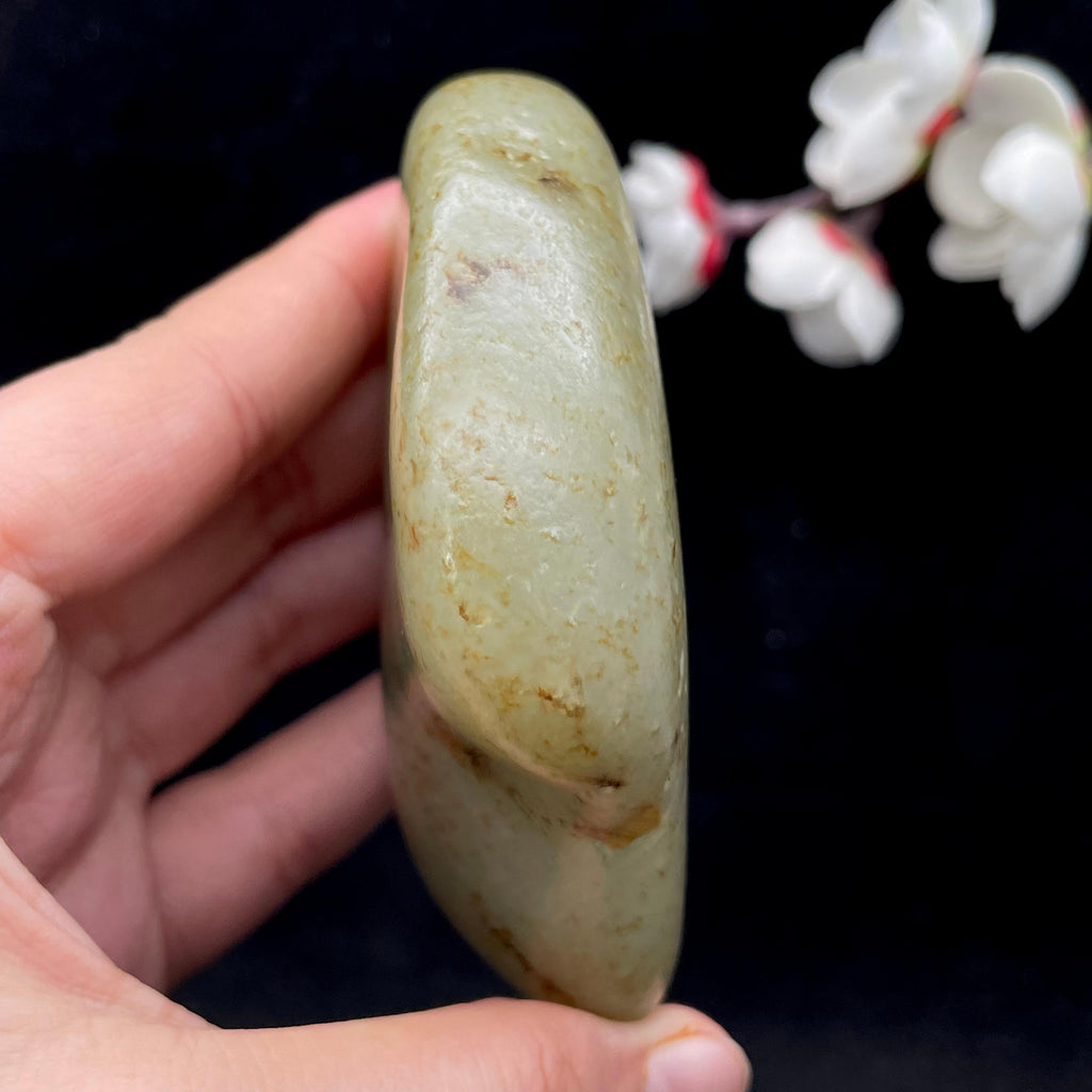 和田玉满洒金皮籽料手把件（232.5g）