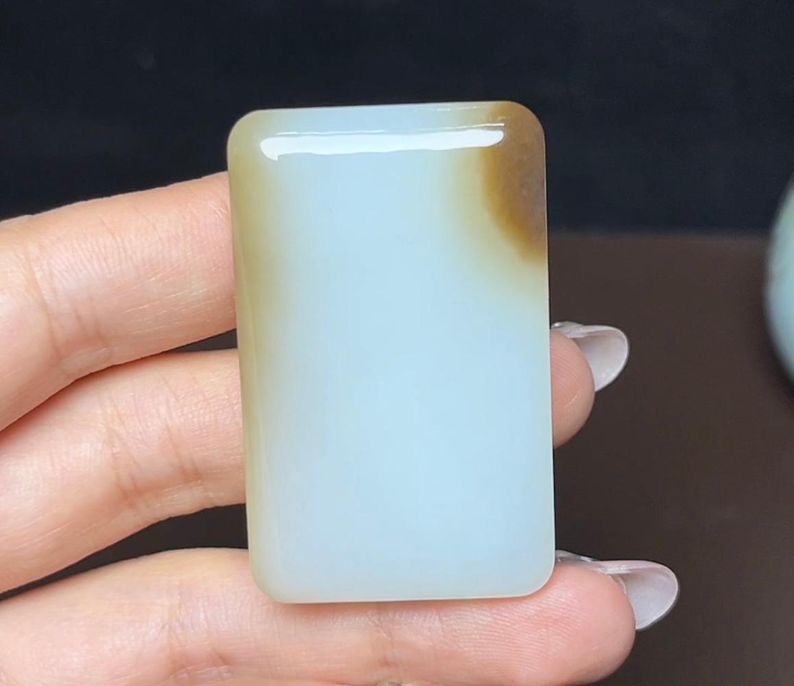 新疆和田玉且末糖羊脂玉平安无事牌（38.8g）