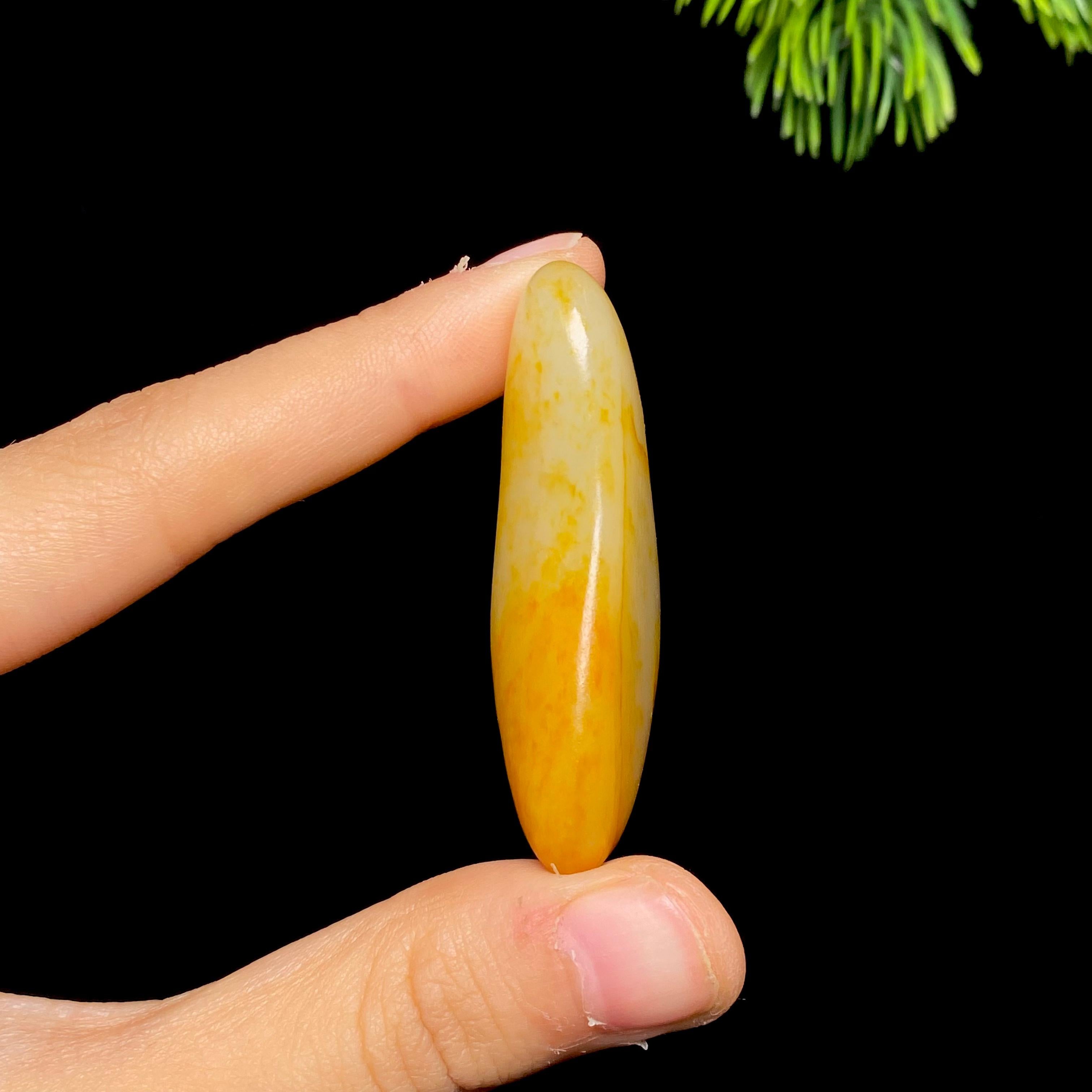 和田玉黄皮籽料（23.7g）