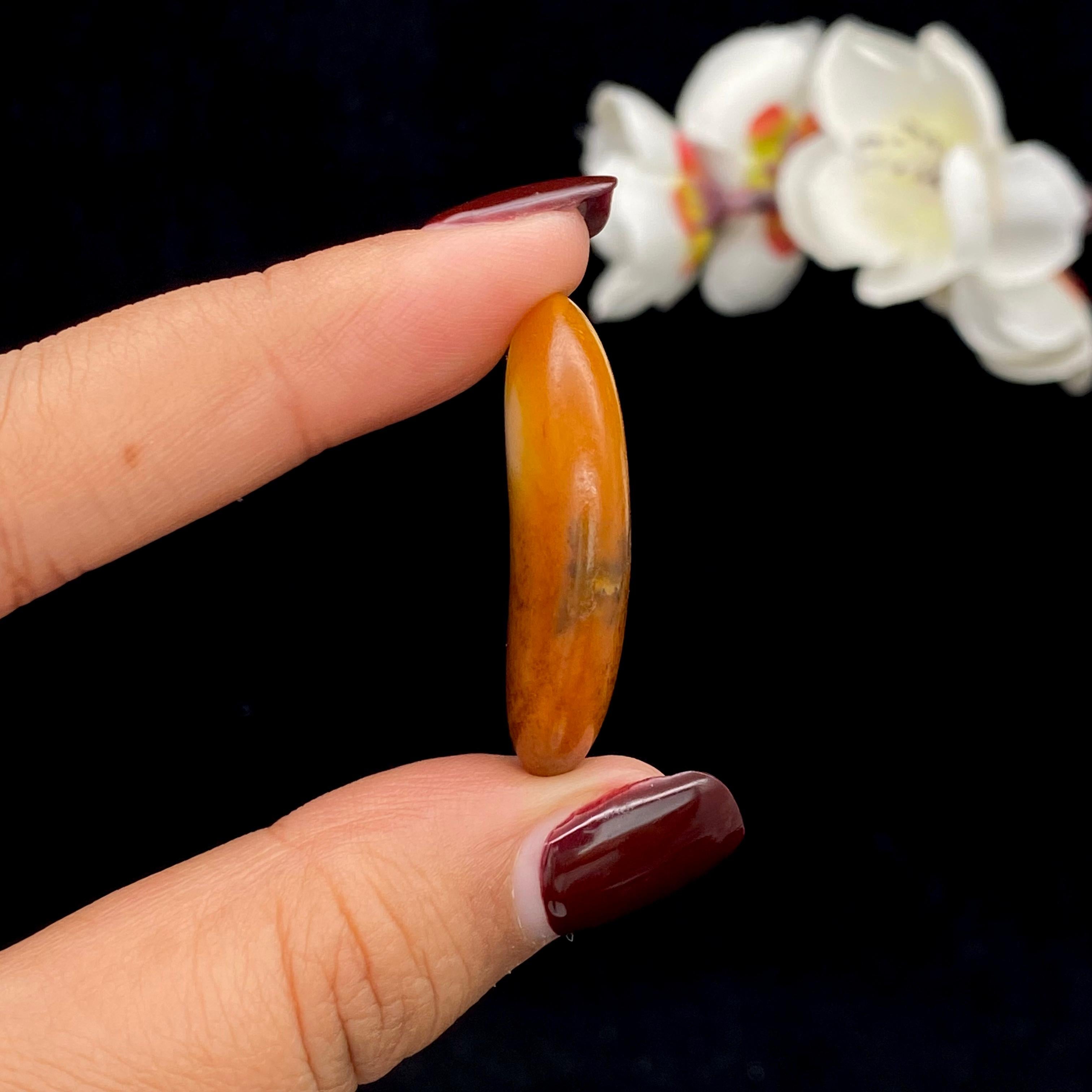 和田玉黄沁皮籽料原石（10.7g） – 厚德载玉