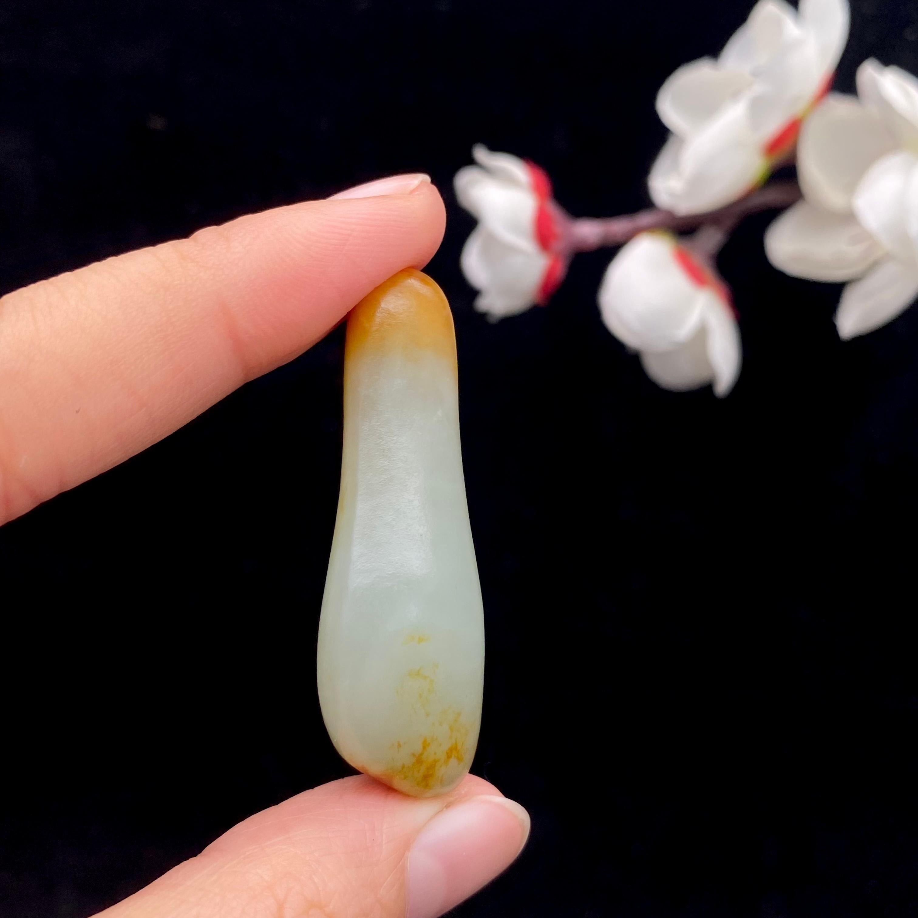 【超值推荐】和田玉聚黄皮籽料挂件（17.6g）