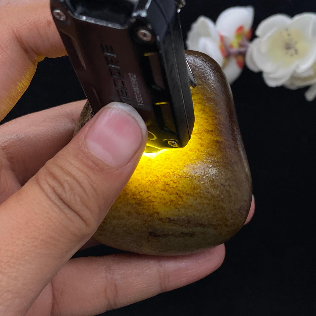 和田玉秋梨皮籽料手把件（233.5g）