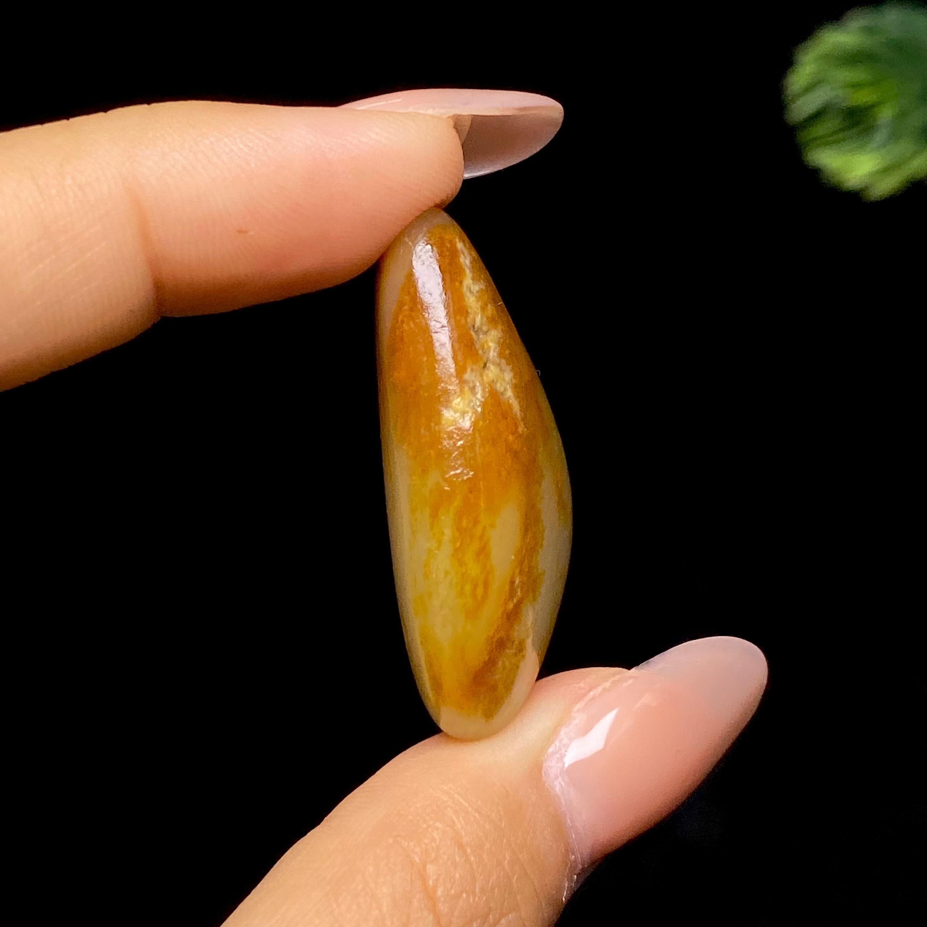 和田玉黄皮籽料（14.91g）