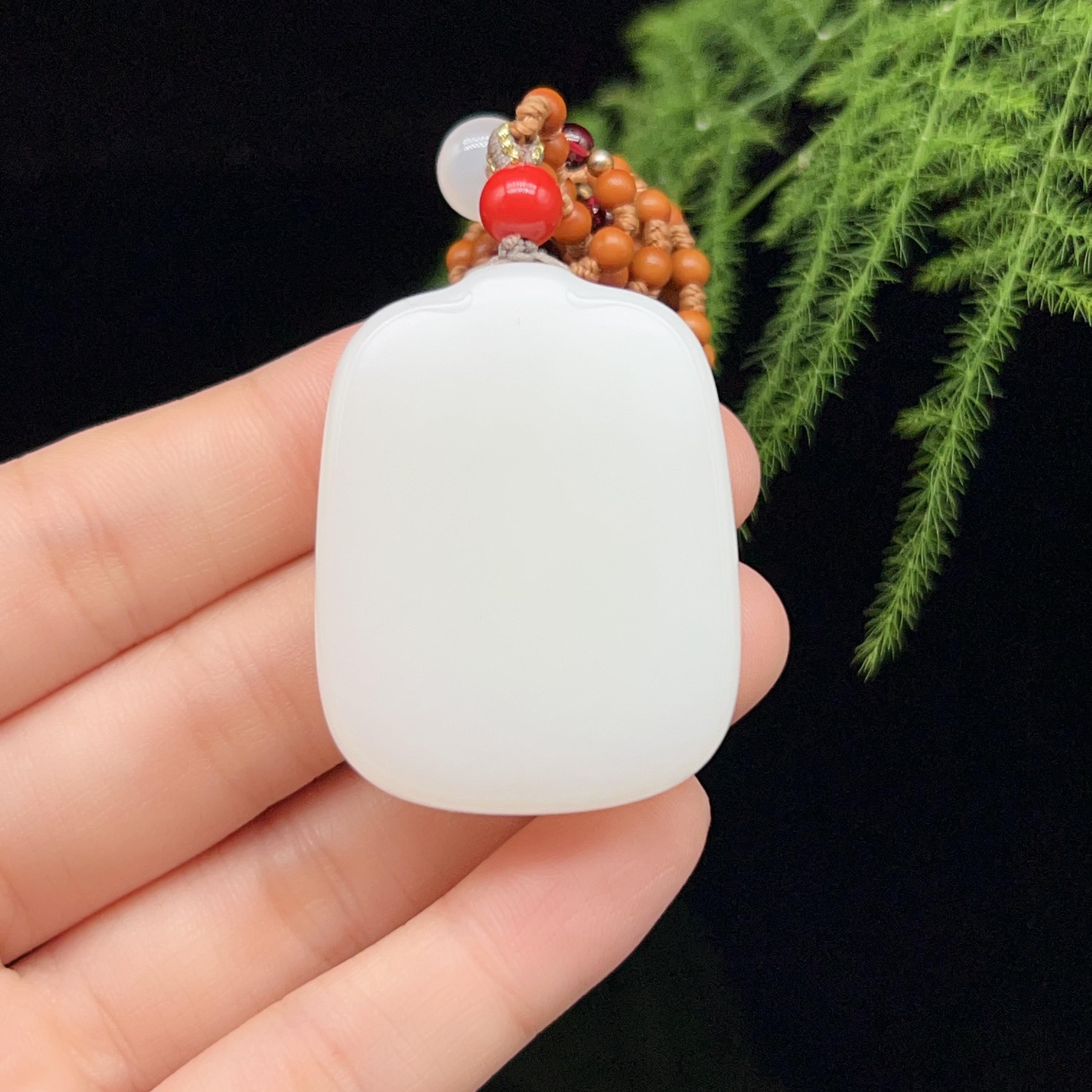 和田玉羊脂白玉苹果牌平安无事牌（33.7g）